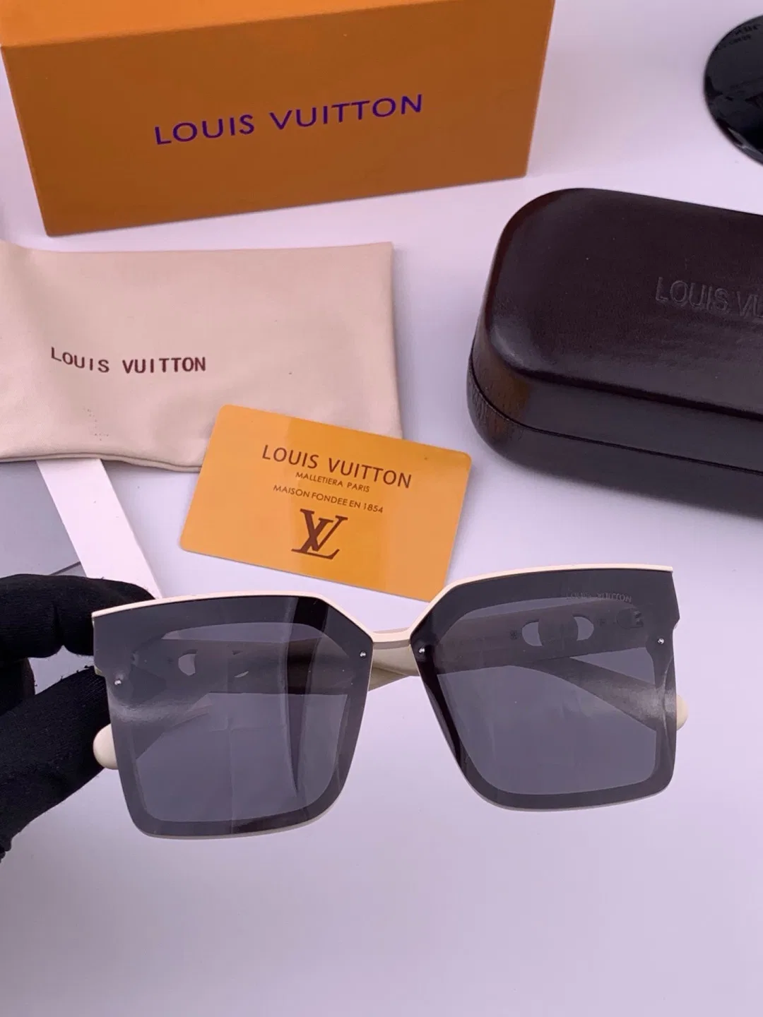 LV 27FW QVUSQNN 251 선글라스 3