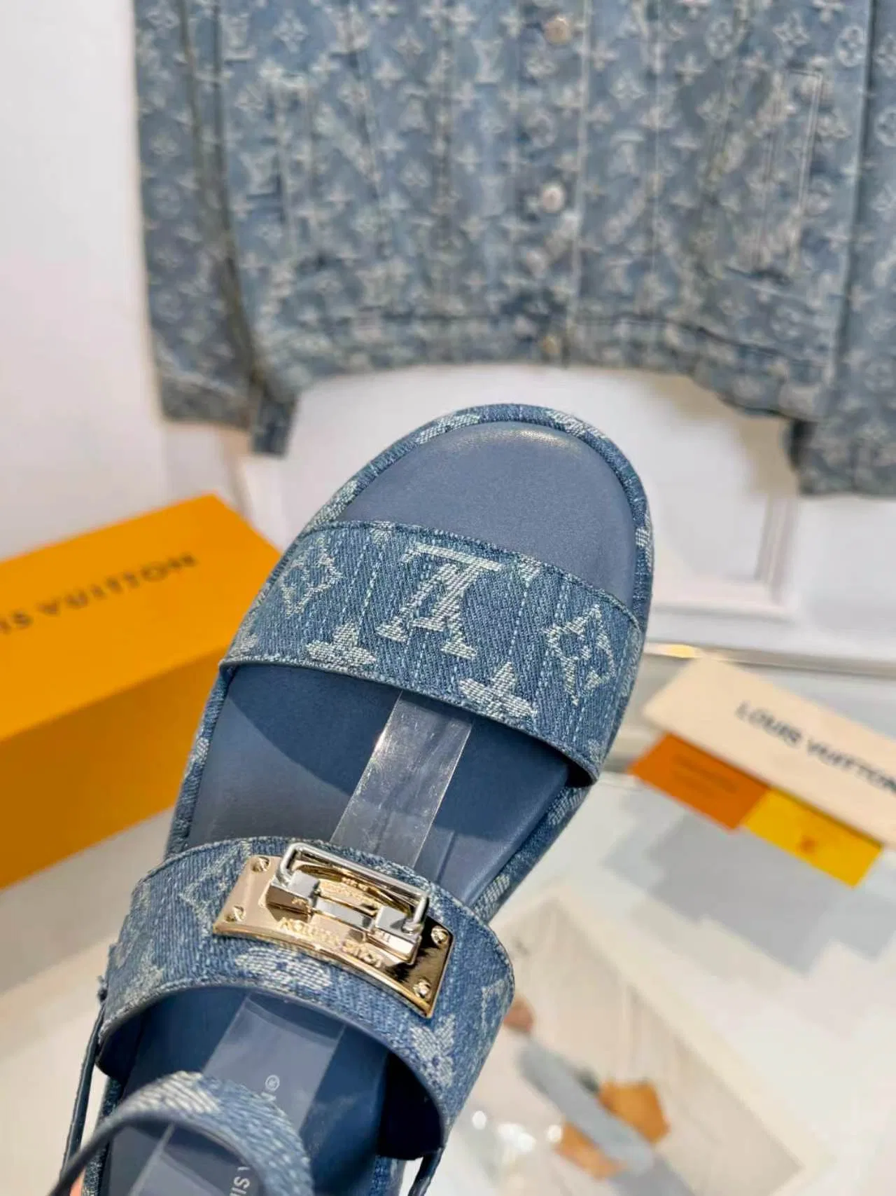 LV 27FW VBYCQID 003 숄더백 6