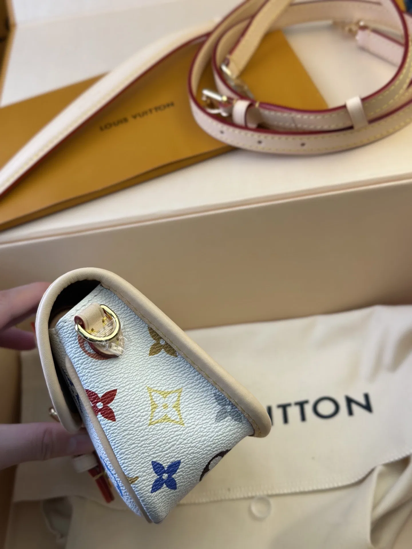 LV 27FW VCICDVH 001 미니백 4