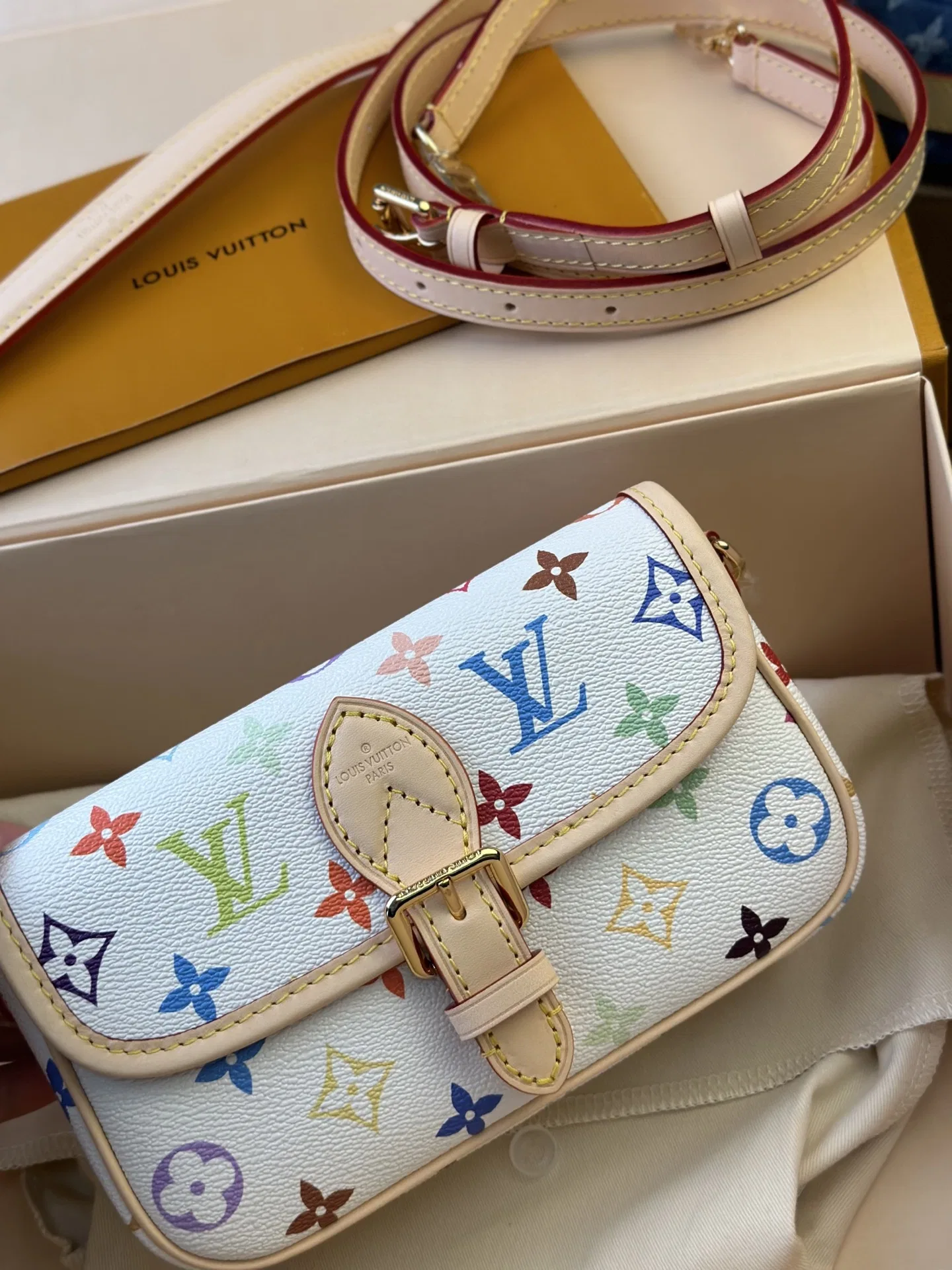LV 27FW VCICDVH 001 미니백 6