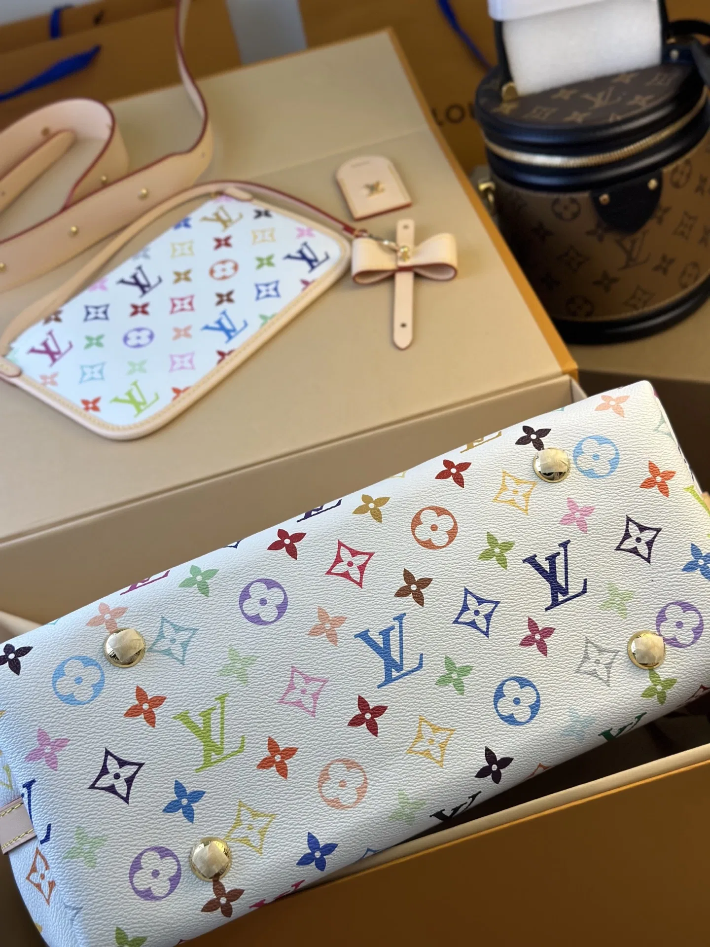LV 27FW VCICDVH 002 토트백 5