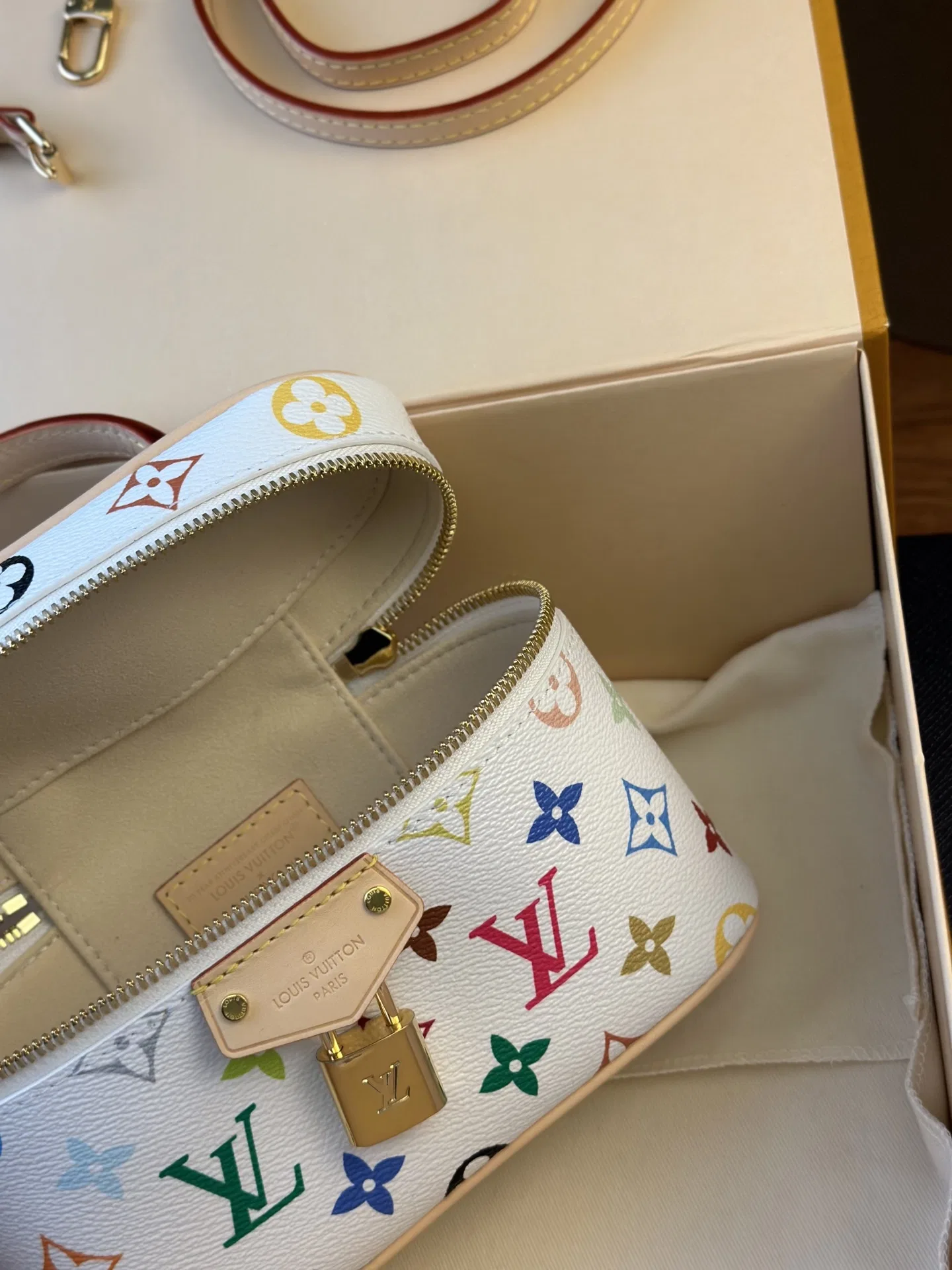 LV 27FW VCICDVH 003 미니토트백 5