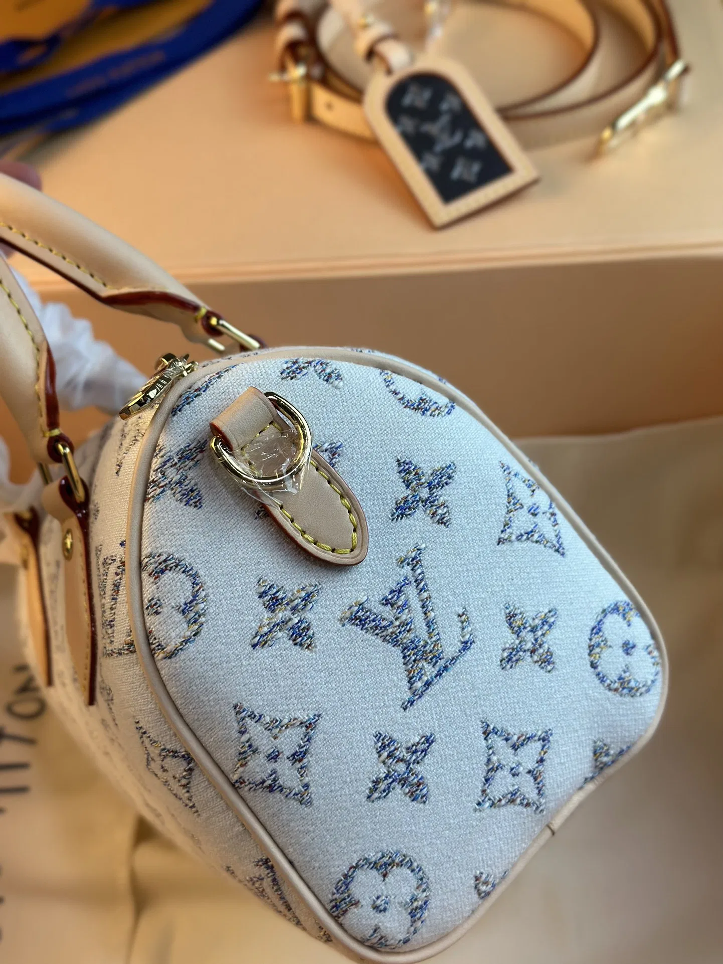 LV 27FW VCICDVH 005 토트백 4
