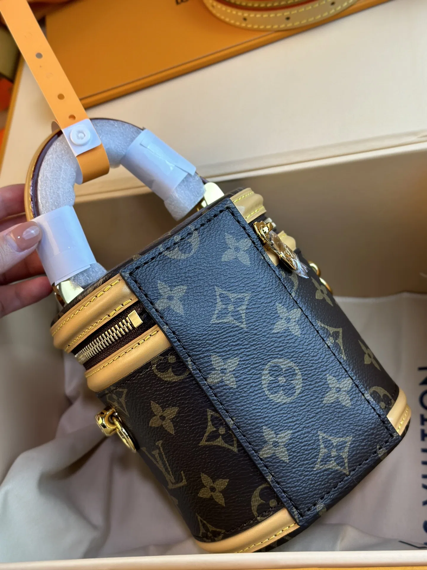 LV 27FW VCICDVH 006 미니토트백 3
