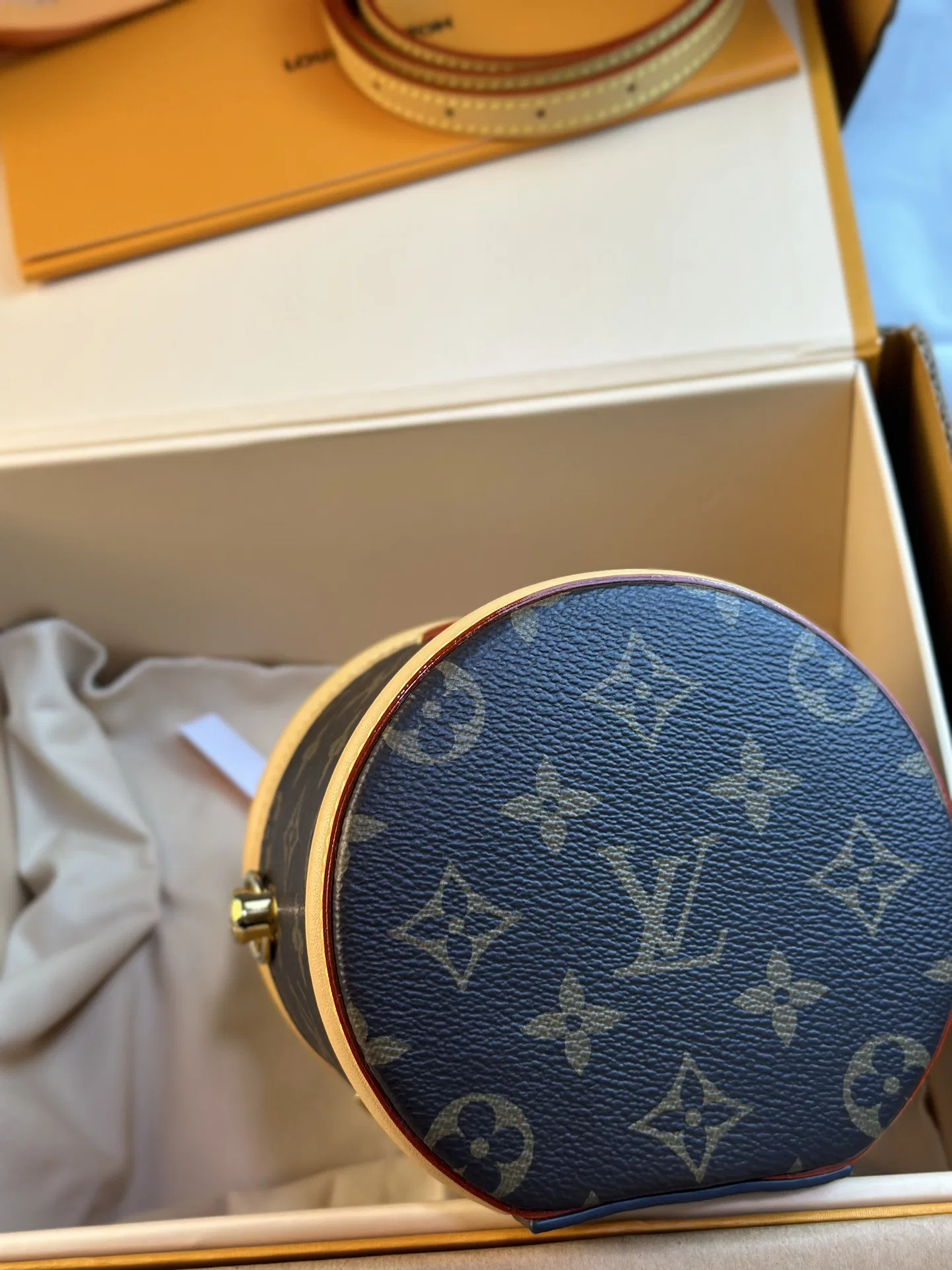 LV 27FW VCICDVH 006 미니토트백 5