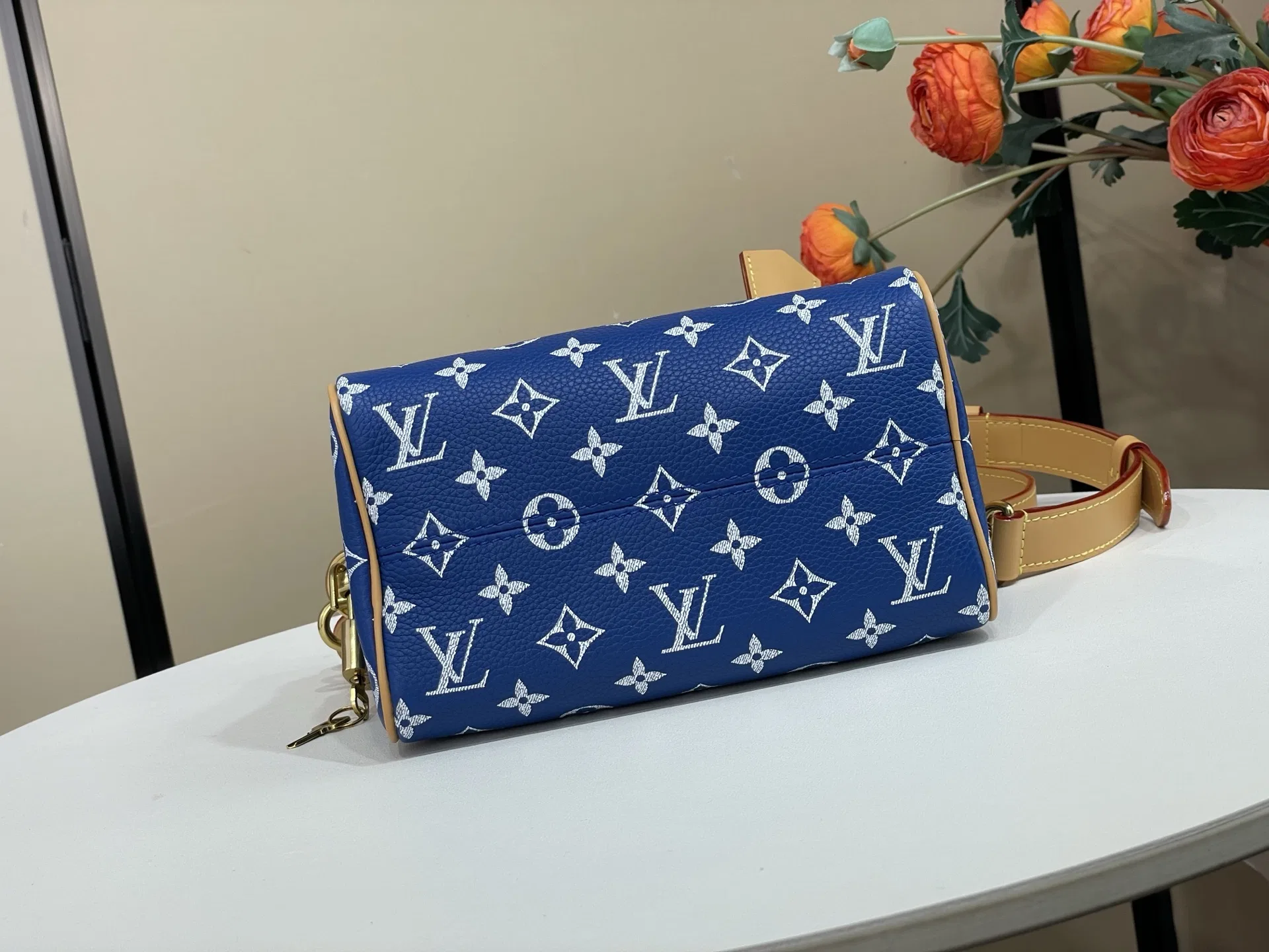 LV 27FW VCICDVH 008 토트백 4