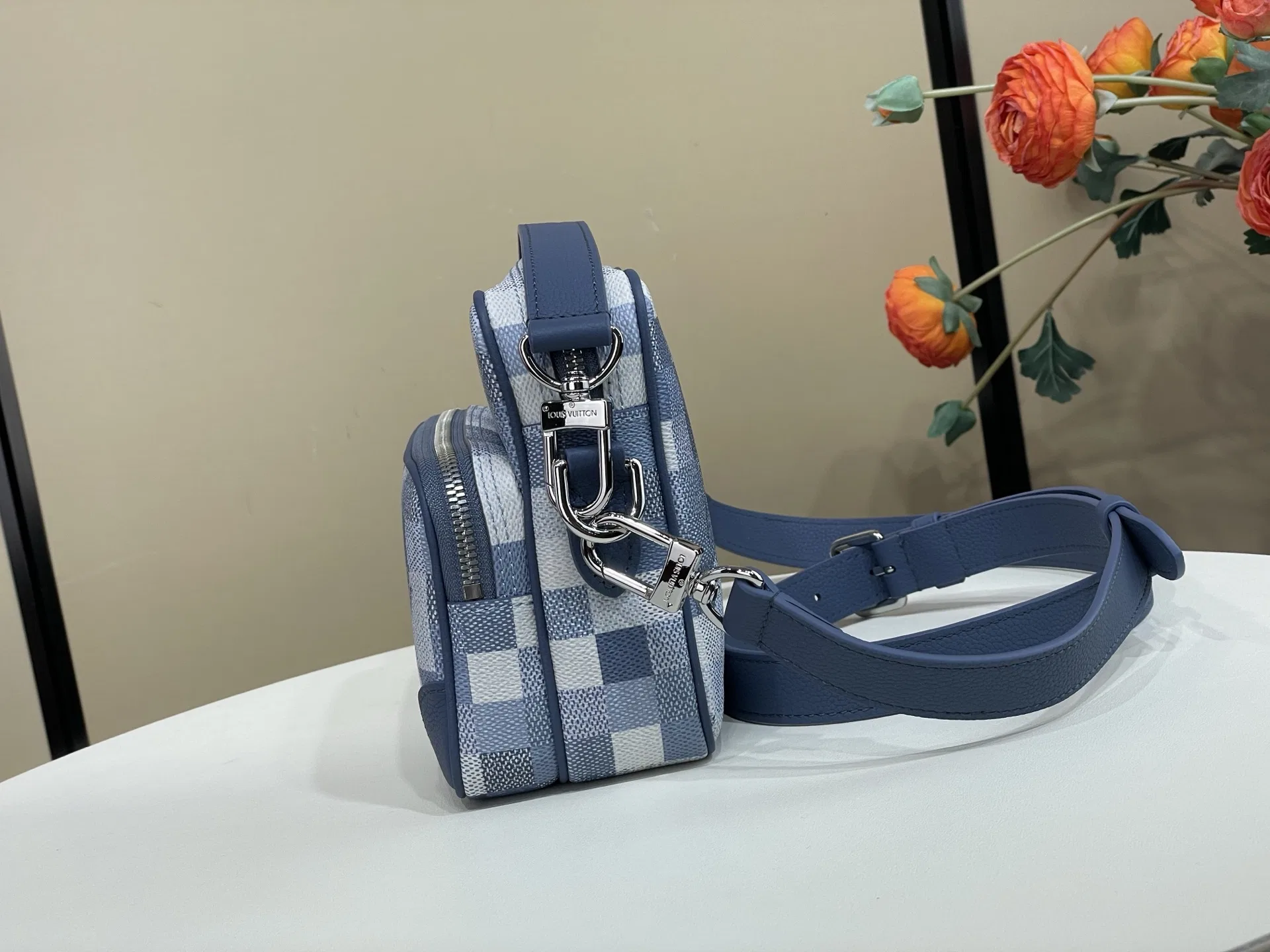 LV 27FW VCICDVH 021 크로스백 3