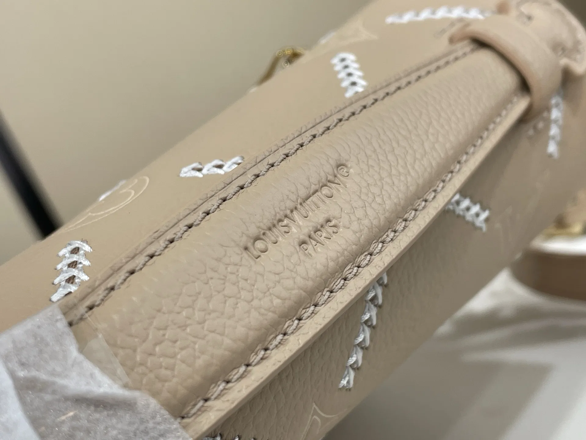 LV 27FW VCICDVH 026 토트백 6