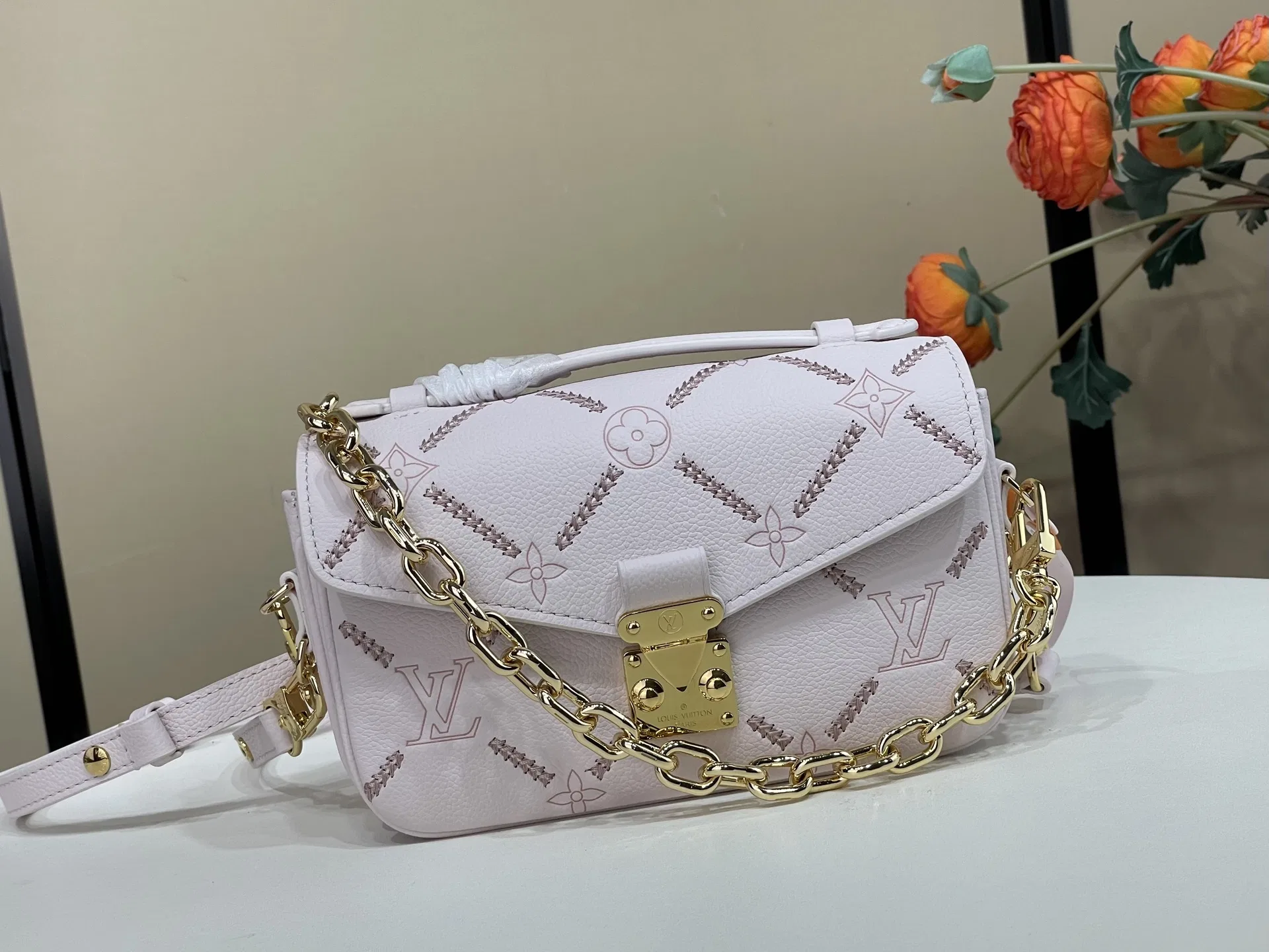LV 27FW VCICDVH 027 토트백