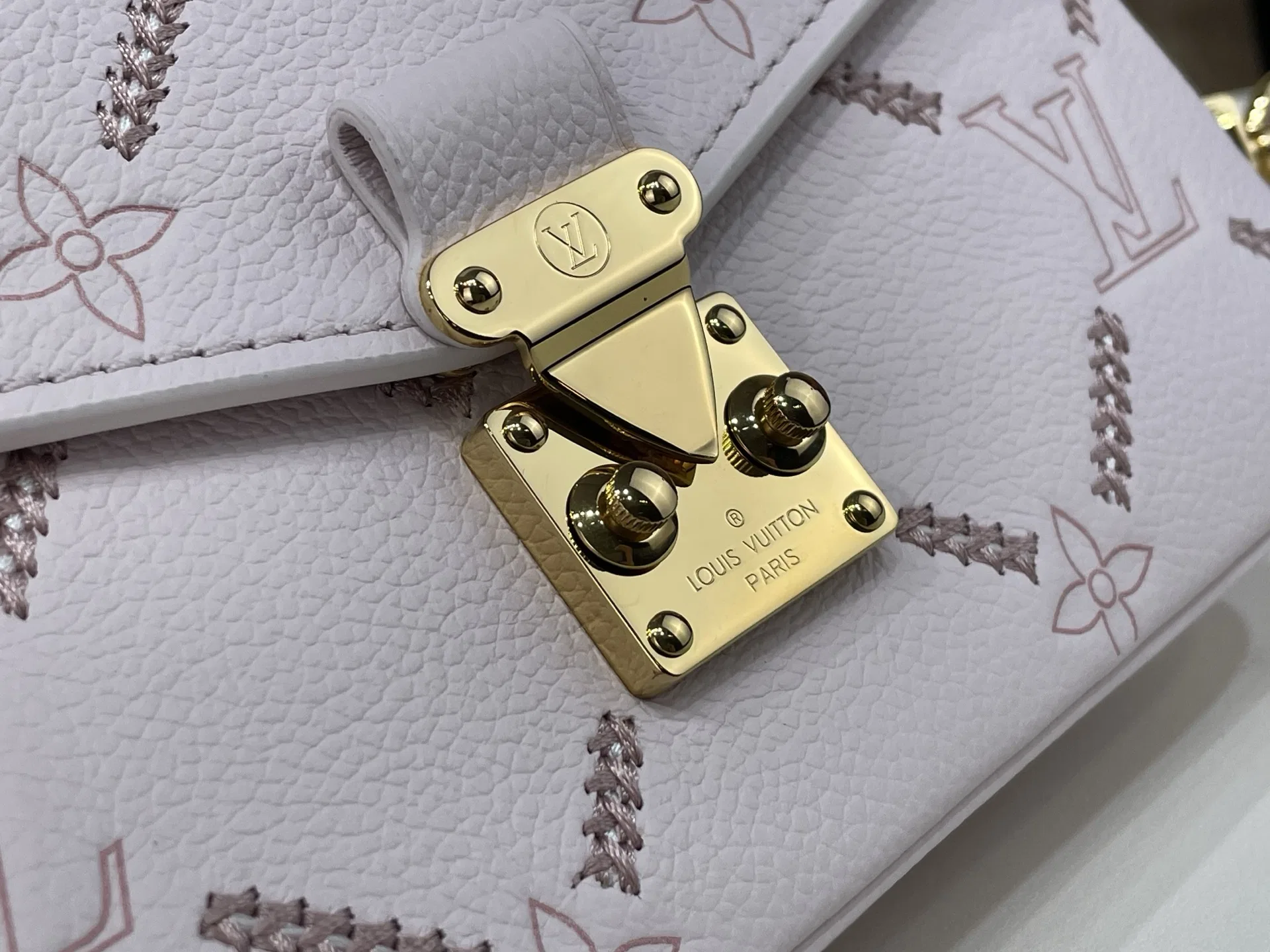 LV 27FW VCICDVH 027 토트백 5