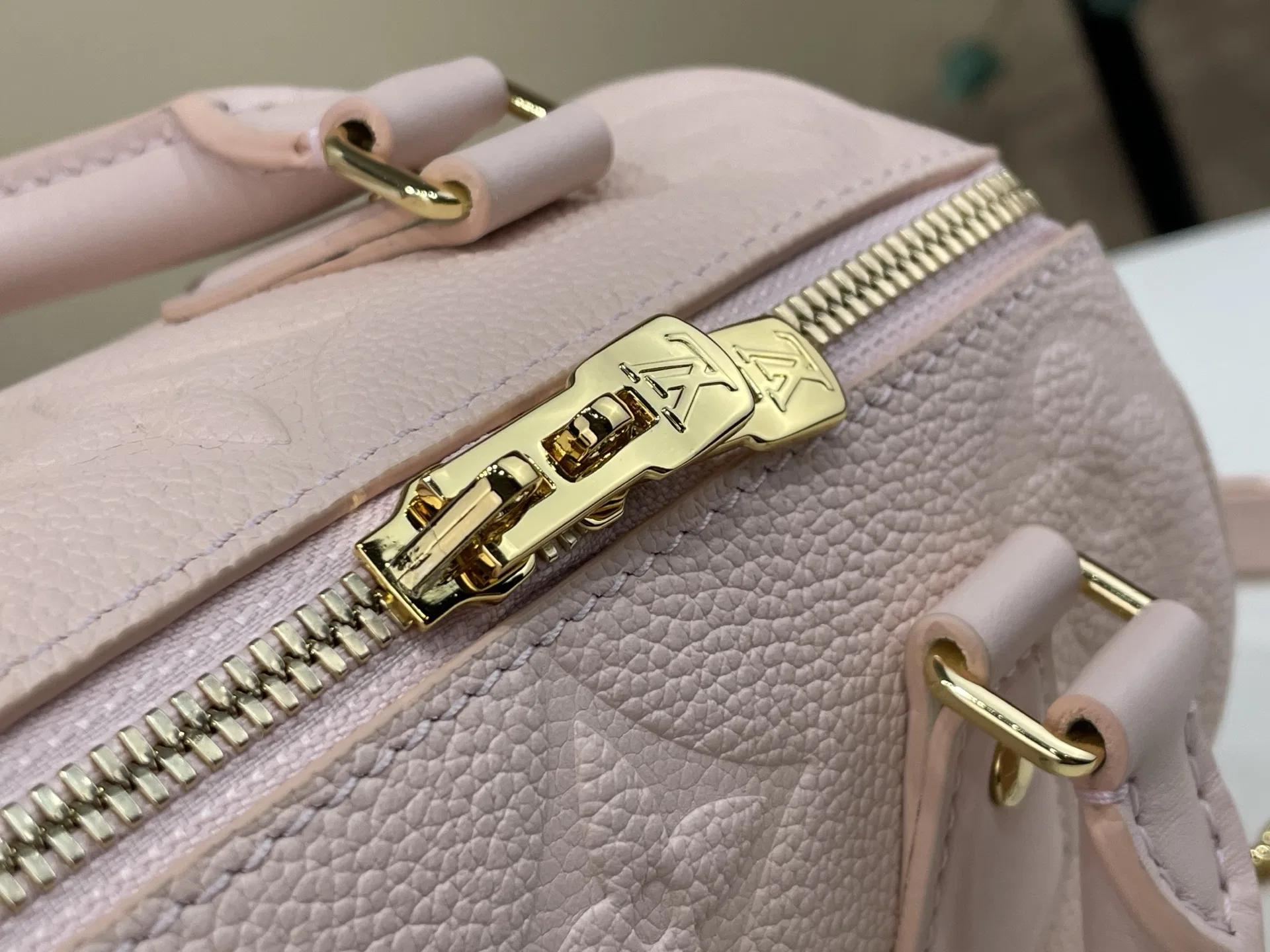 LV 27FW VCICDVH 028 토트백 6