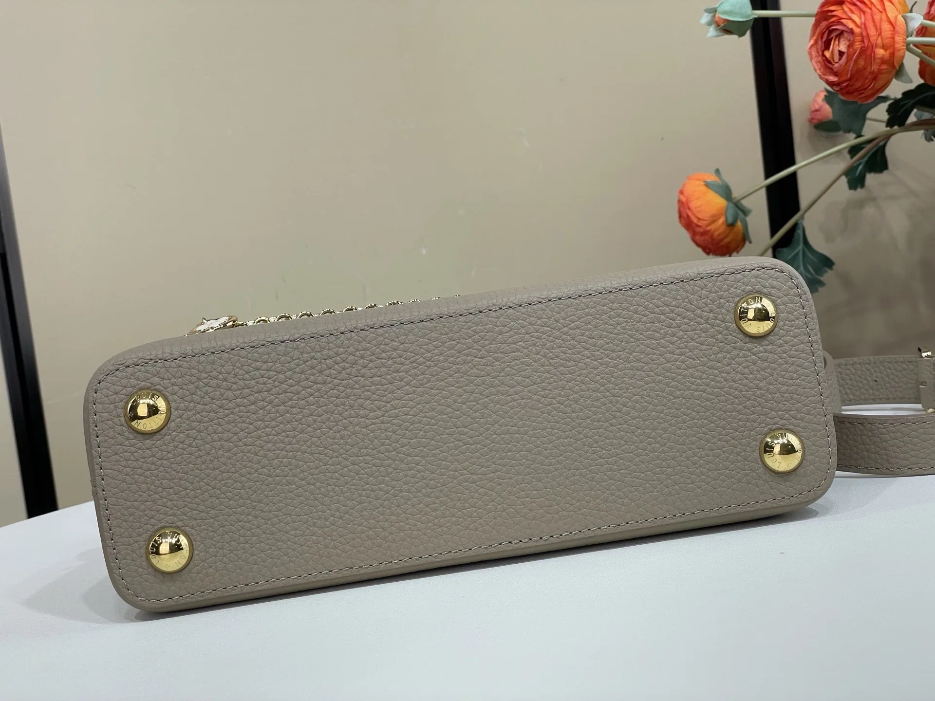 LV 27FW VCICDVH 040 토트백 4