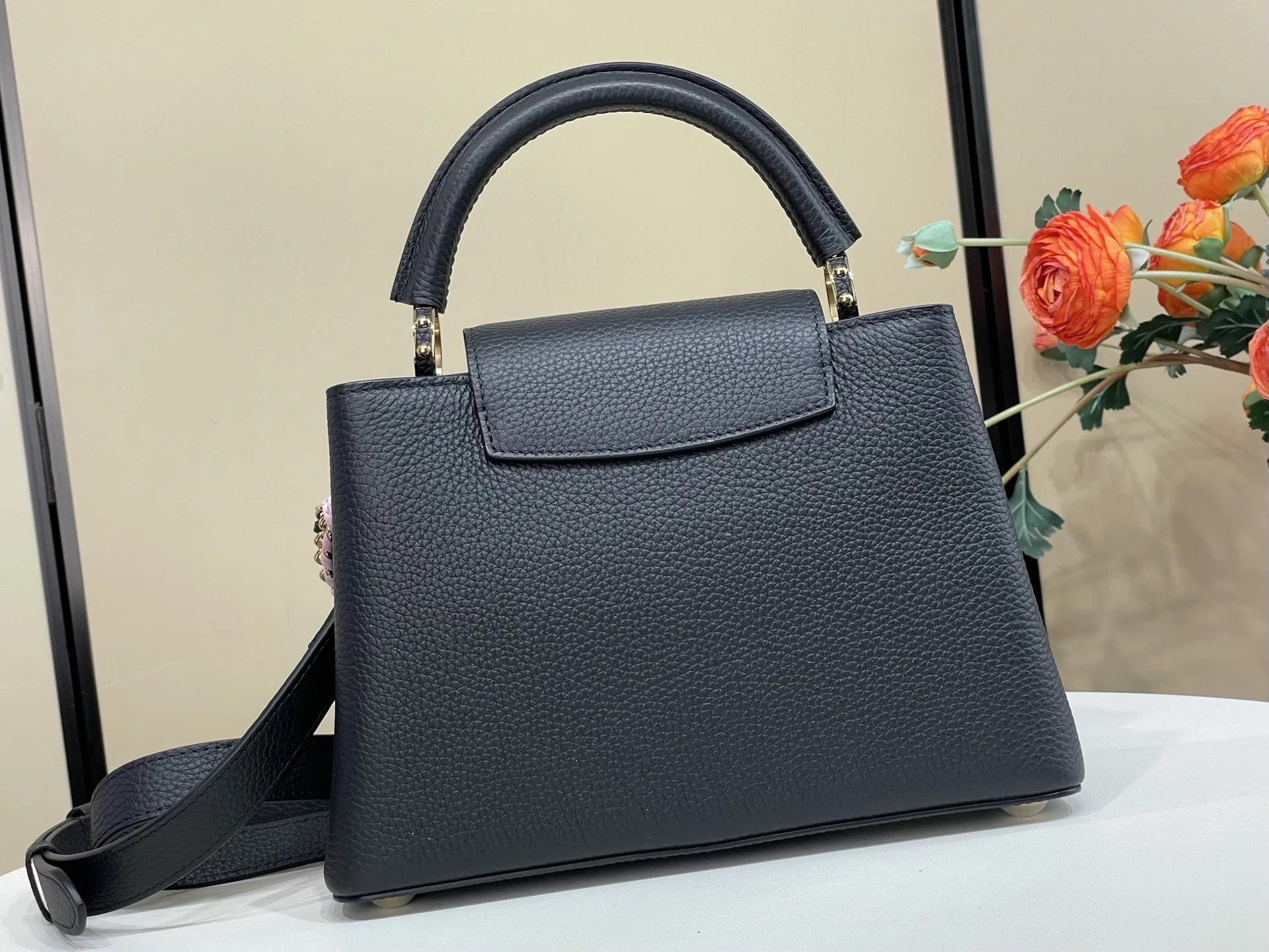 LV 27FW VCICDVH 041 토트백 3