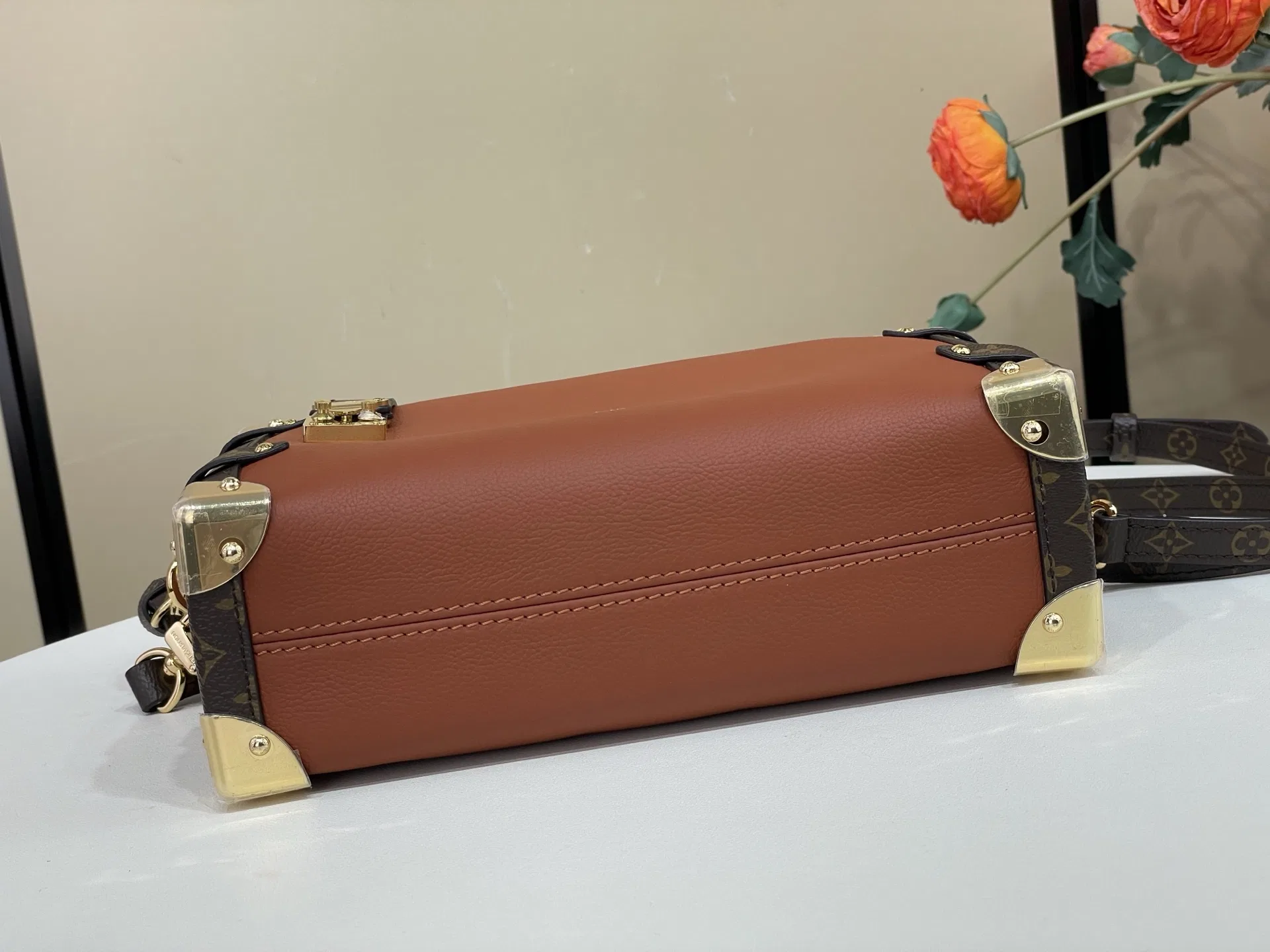 LV 27FW VCICDVH 043 숄더백 4