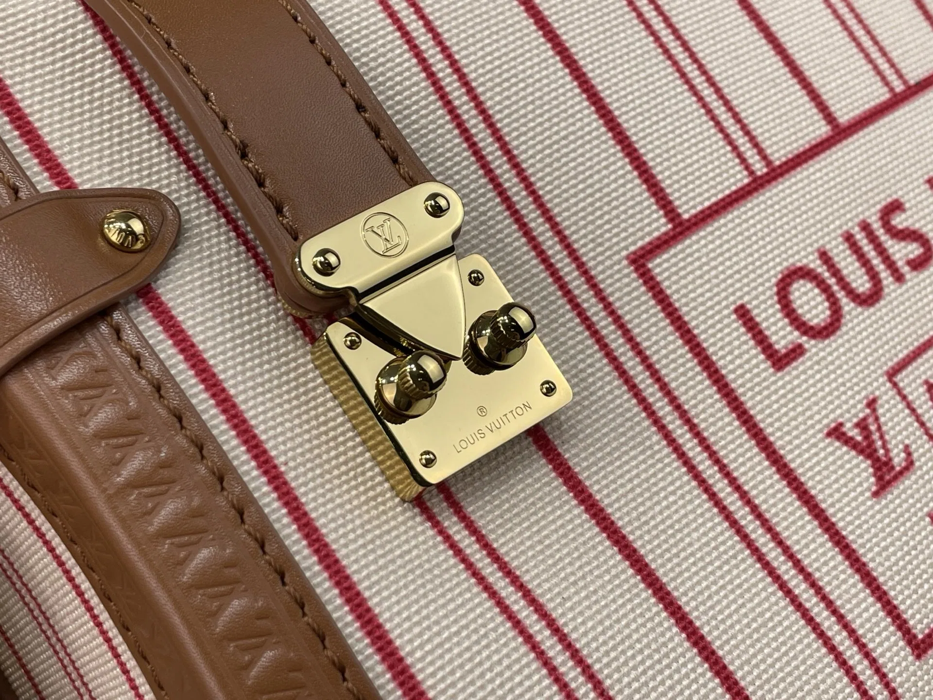 LV 27FW VCICDVH 045 숄더백 5