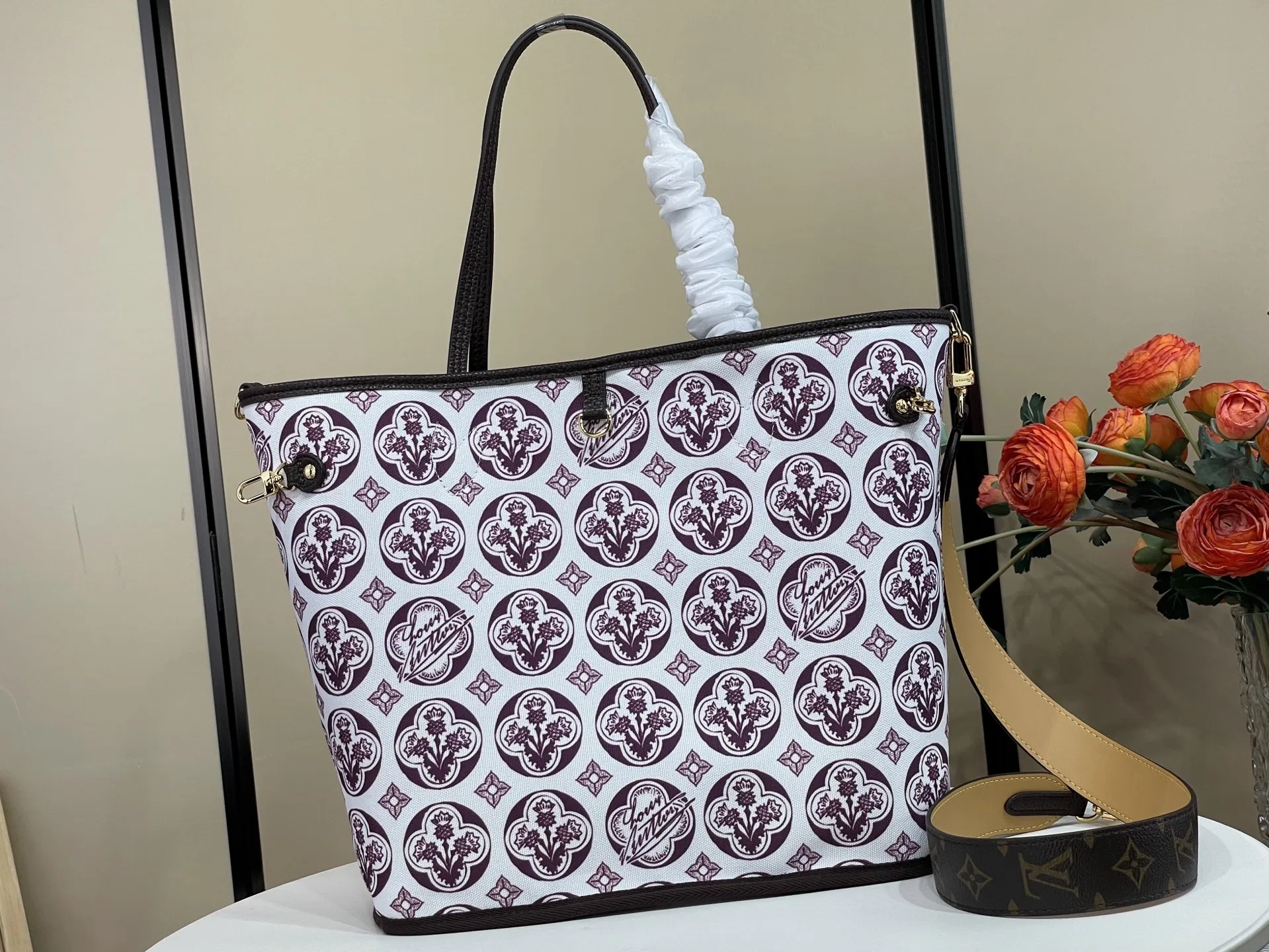 LV 27FW VCICDVH 047 숄더백 3