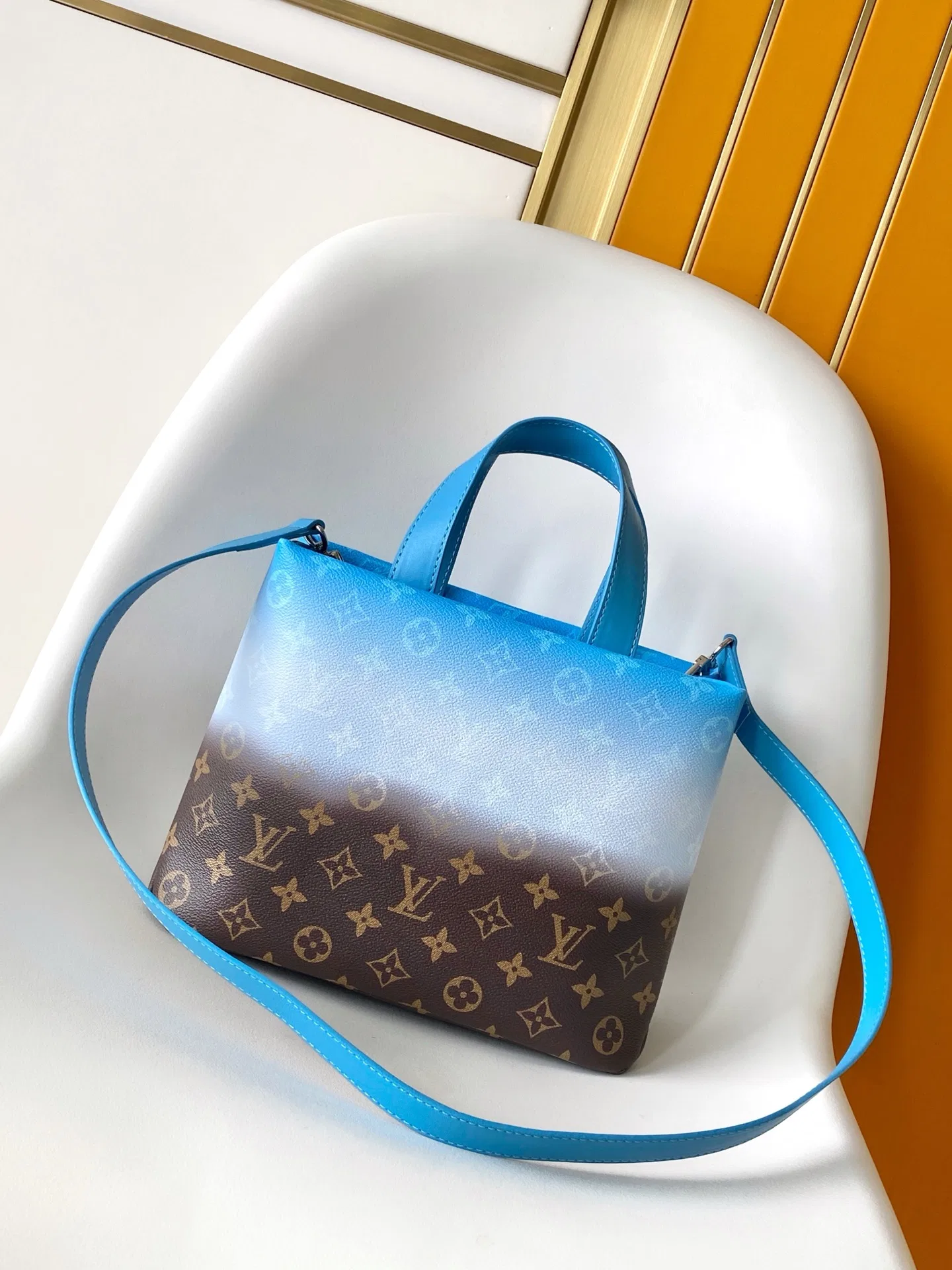 LV 27FW VCICDVH 052 토트백 3