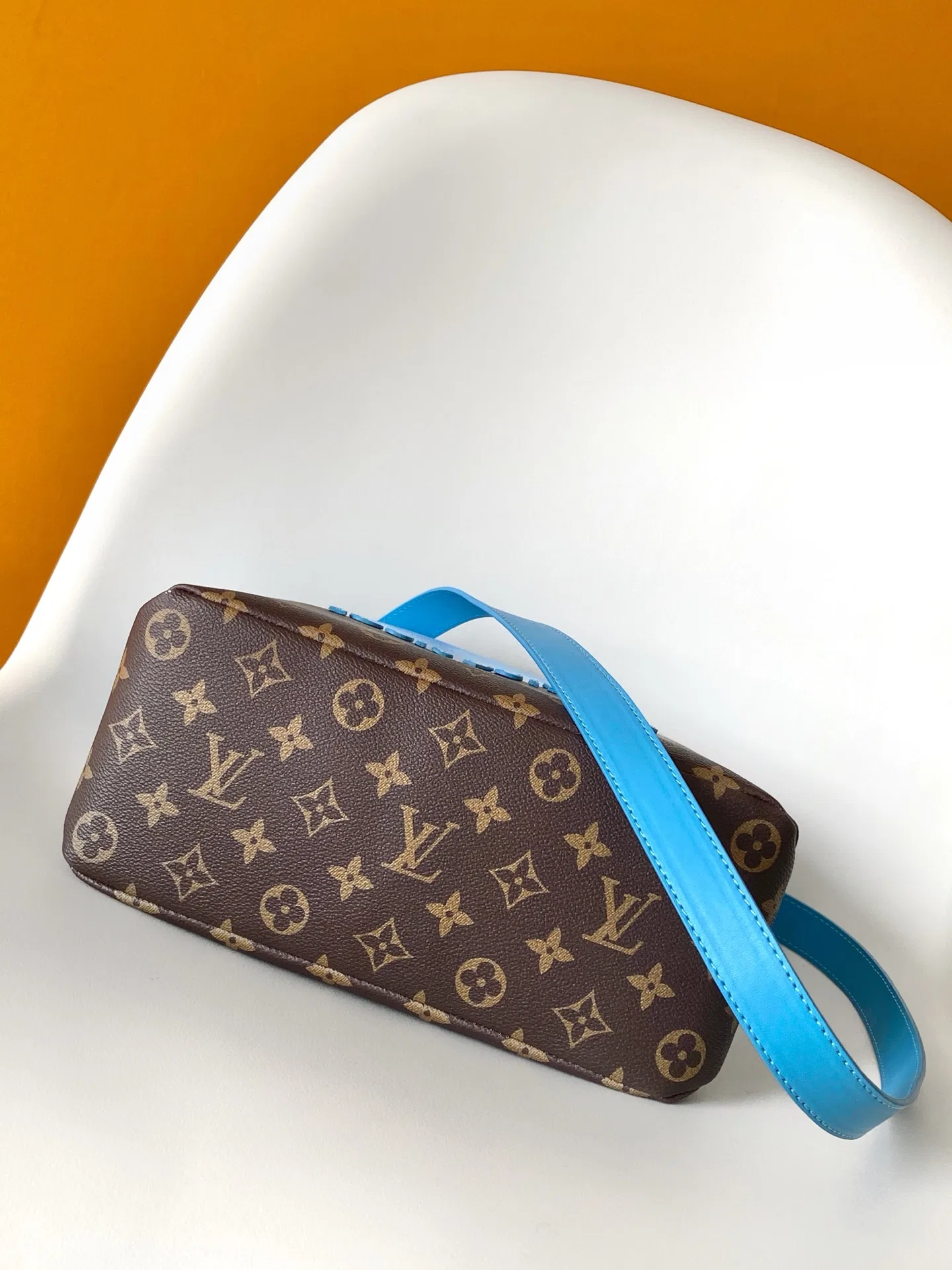 LV 27FW VCICDVH 052 토트백 4