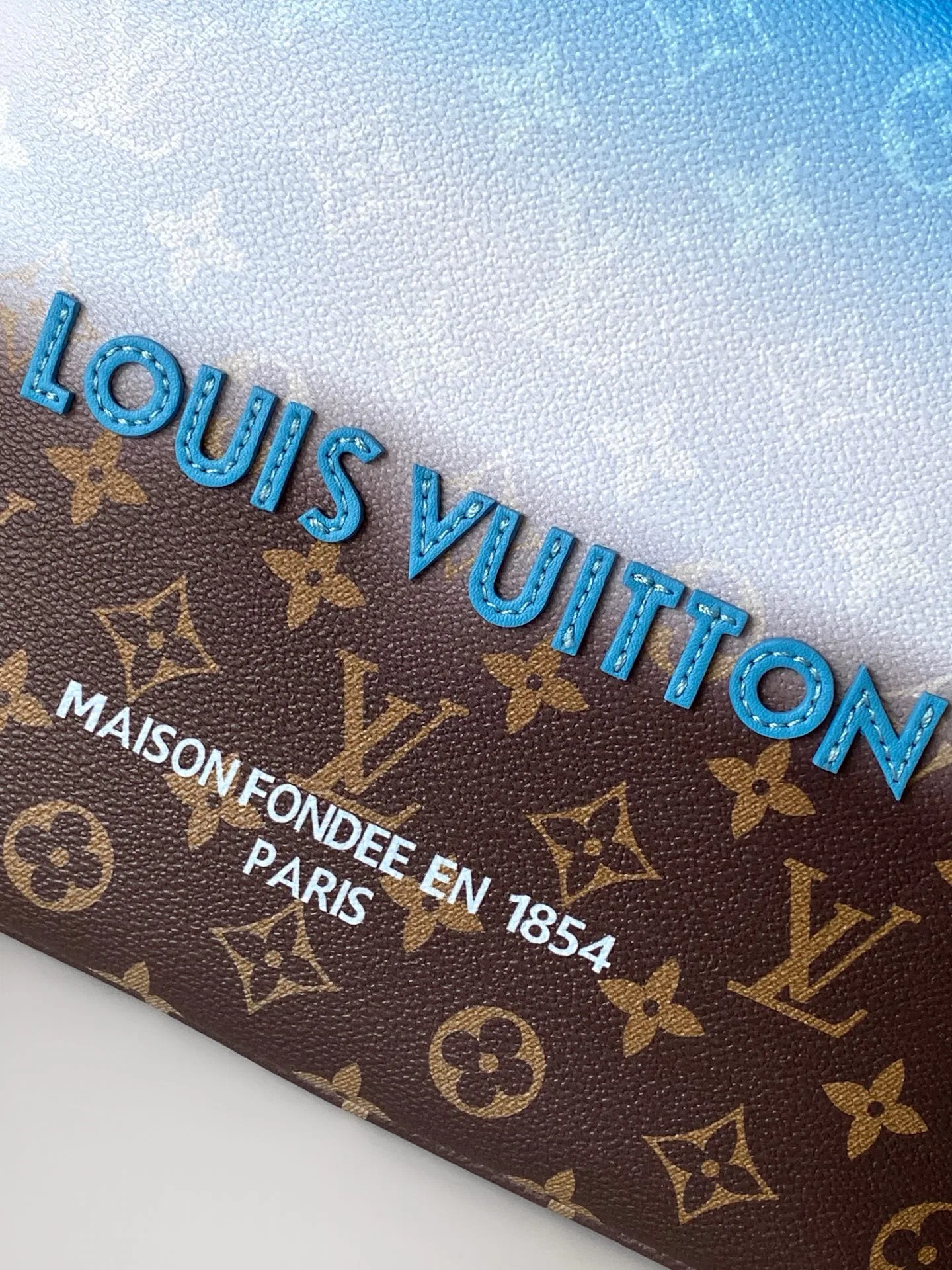 LV 27FW VCICDVH 052 토트백 5