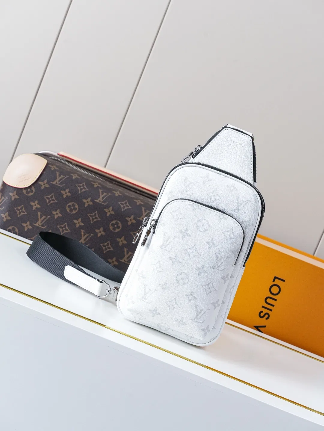 LV 27FW VCICDVH 059 크로스백