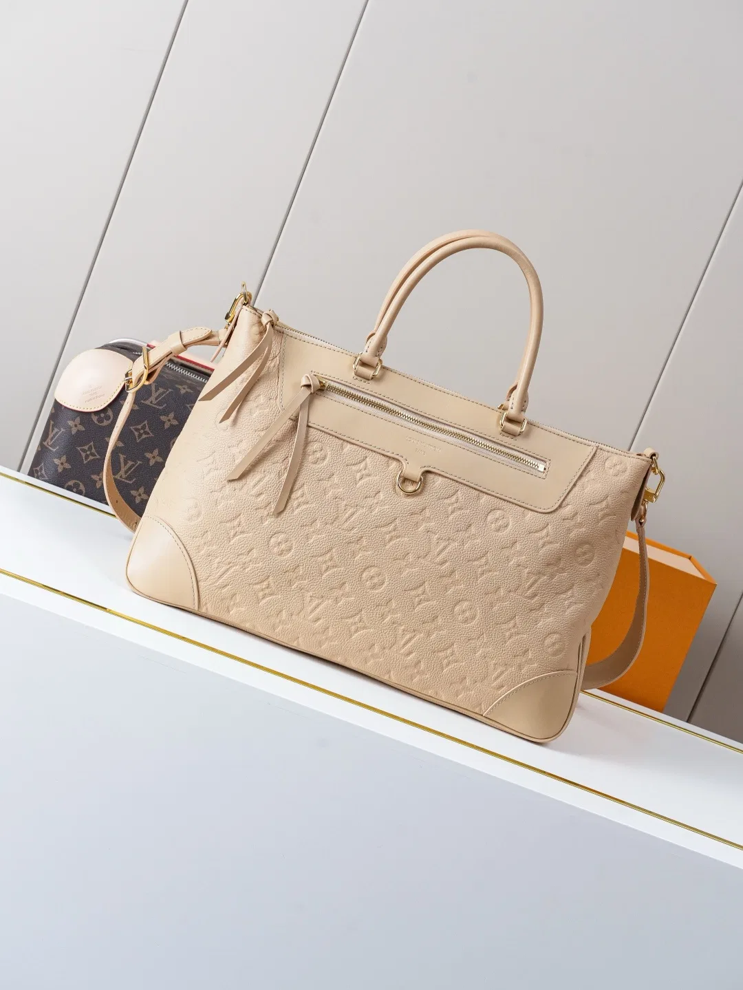 LV 27FW VCICDVH 060 토트백
