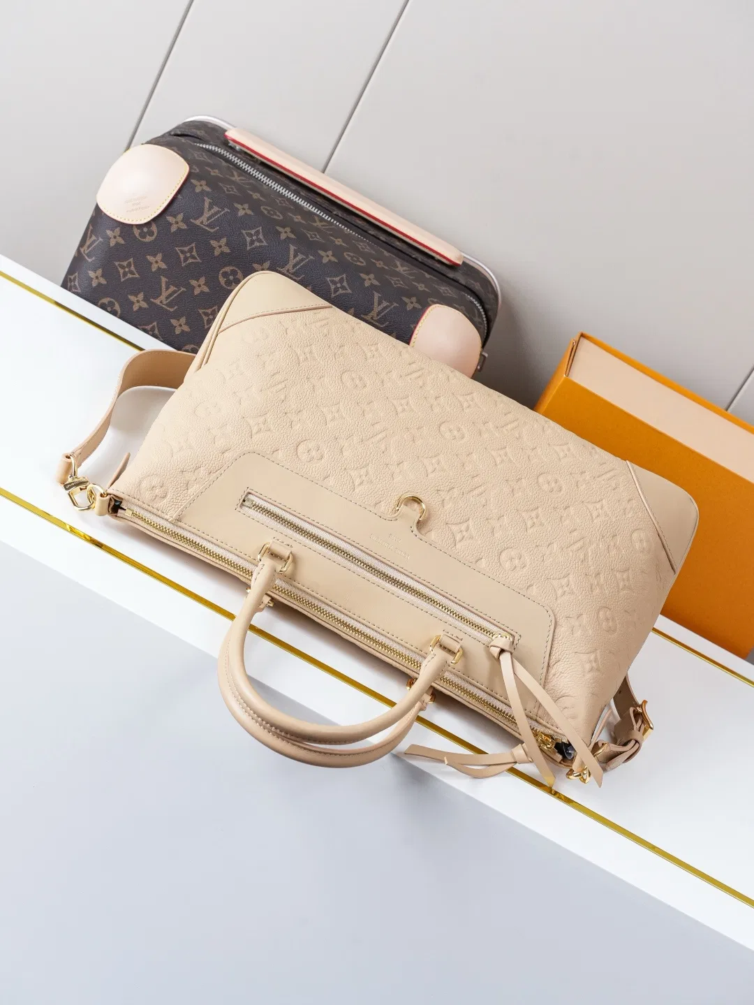 LV 27FW VCICDVH 060 토트백 4