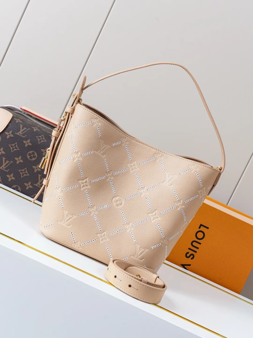 LV 27FW VCICDVH 061 버킷햇