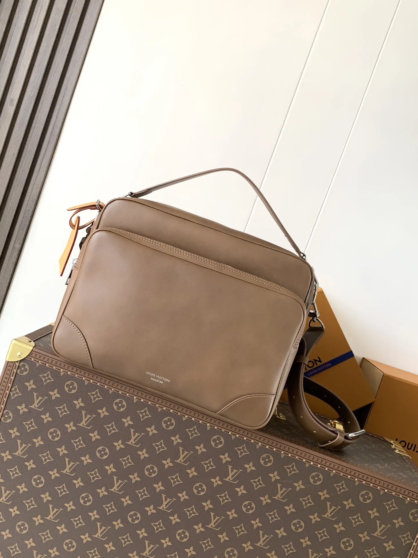 LV 27FW VCICDVH 066 크로스백