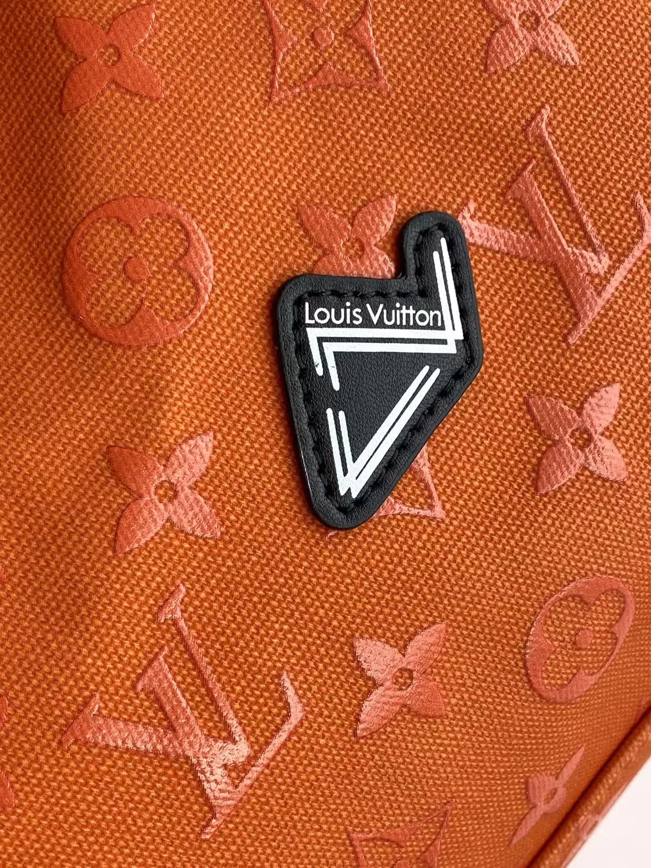 LV 27FW VCICDVH 067 토트백 6