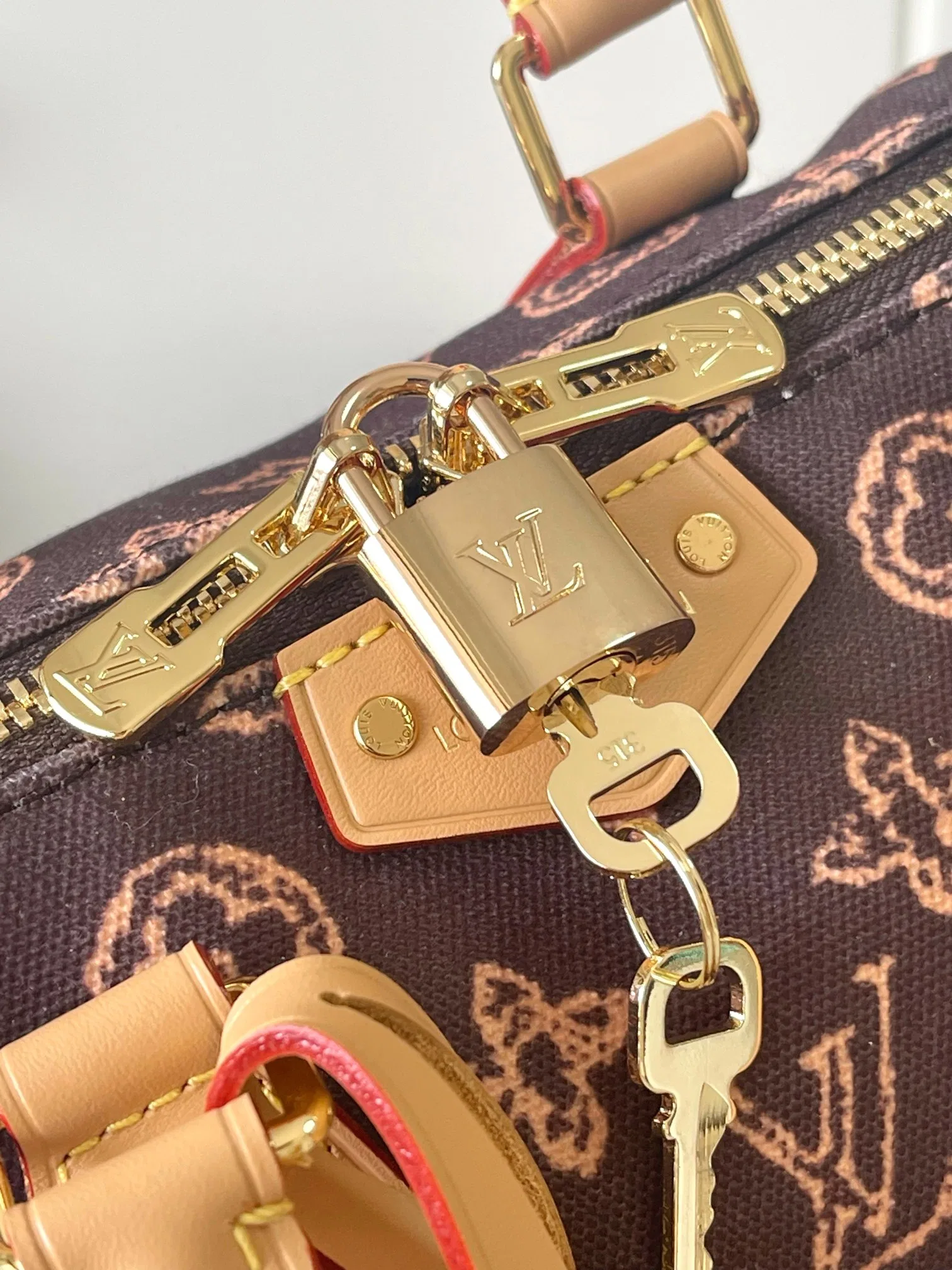 LV 27FW VCICDVH 070 미니토트백 5