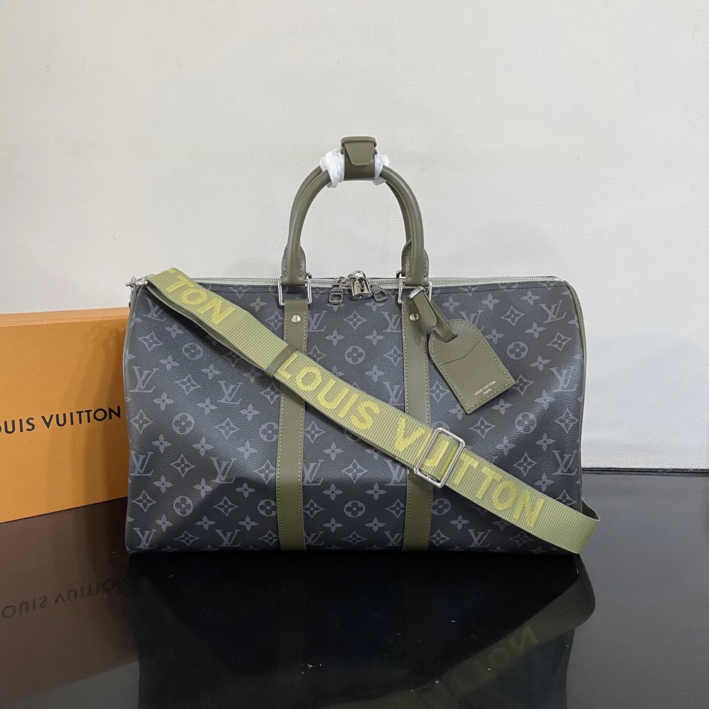 LV 27FW WBOJRAP 067 토트백