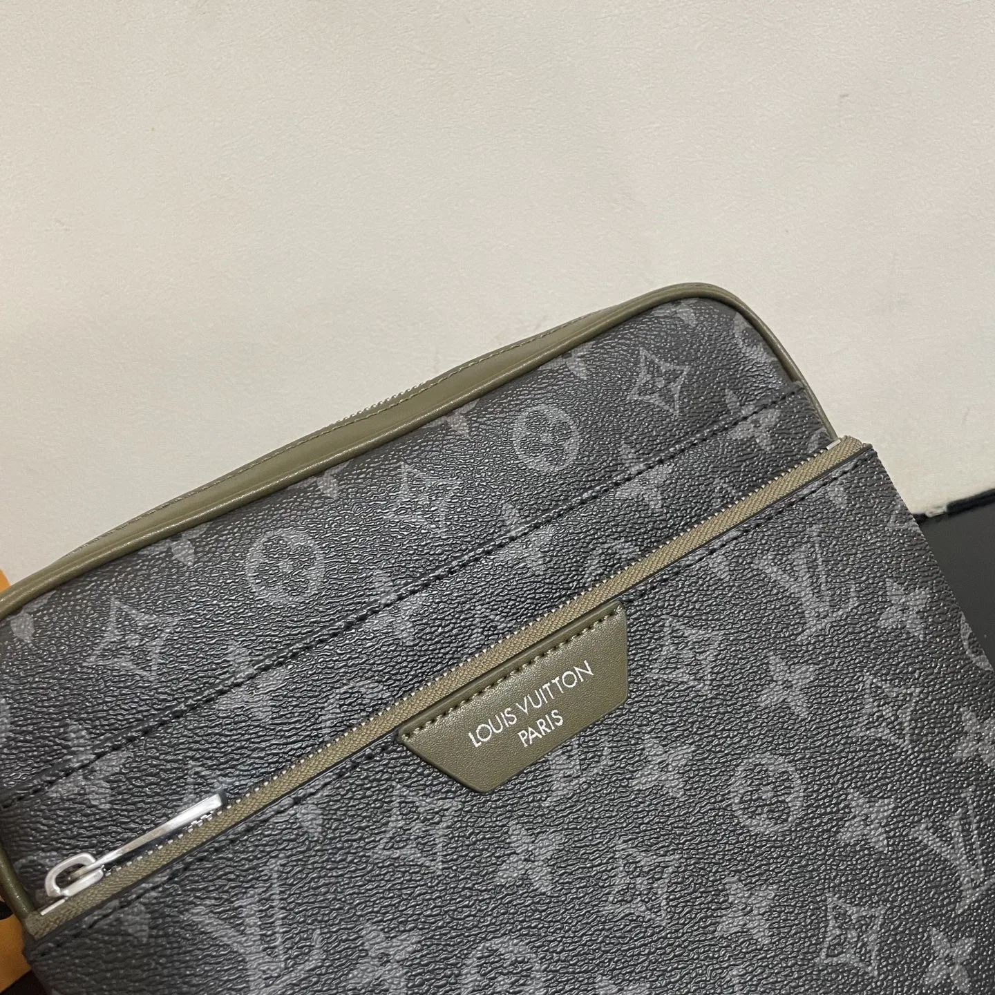 LV 27FW WBOJRAP 073 크로스백 6
