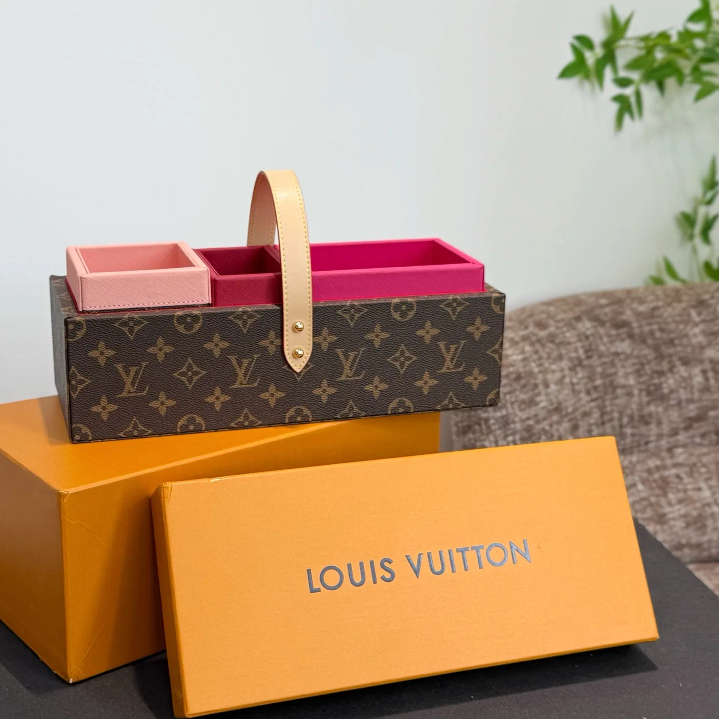 LV 27FW XEHAOGK 004 트레이