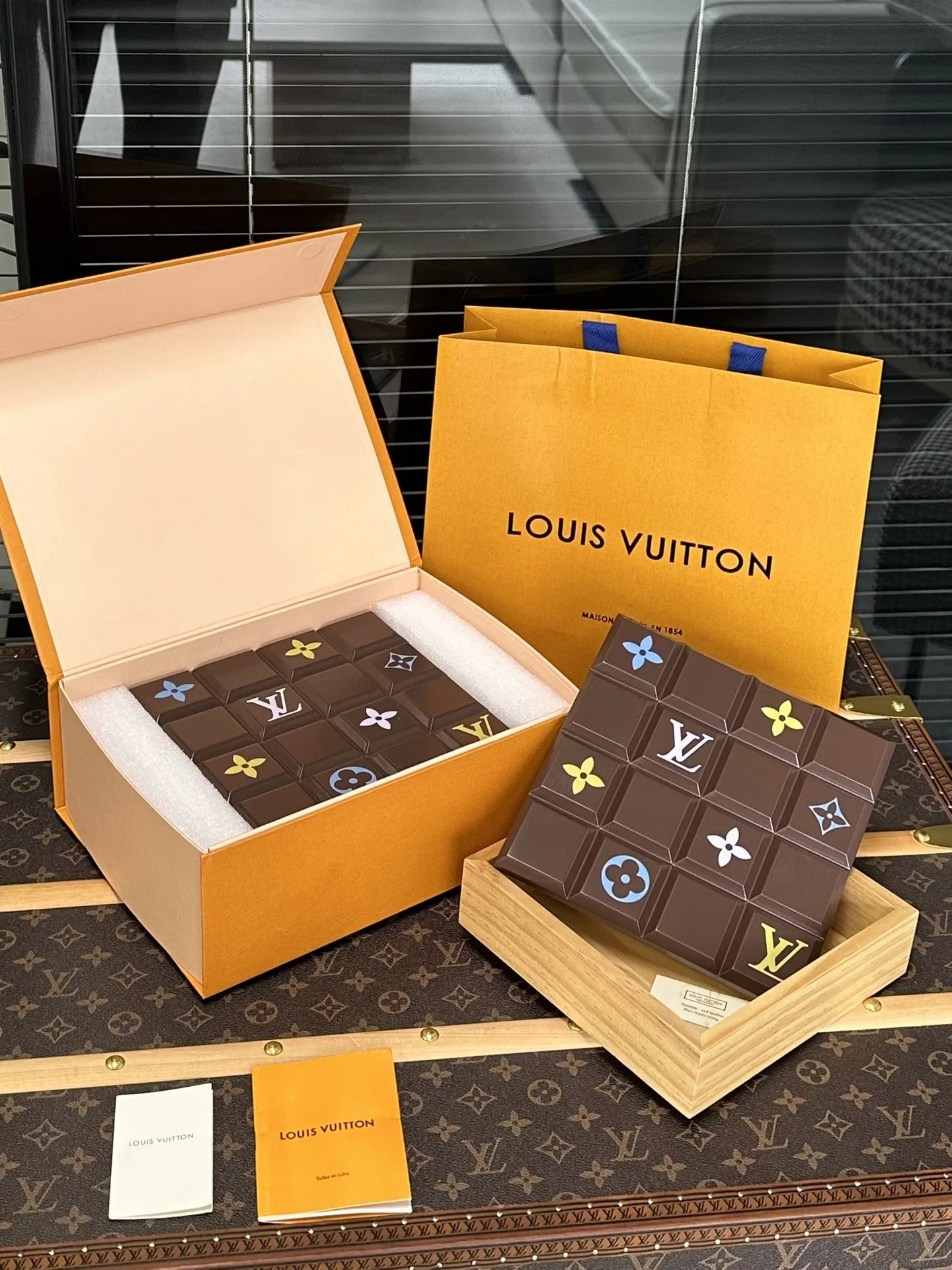 LV 27FW XEHAOGK 005 트레이