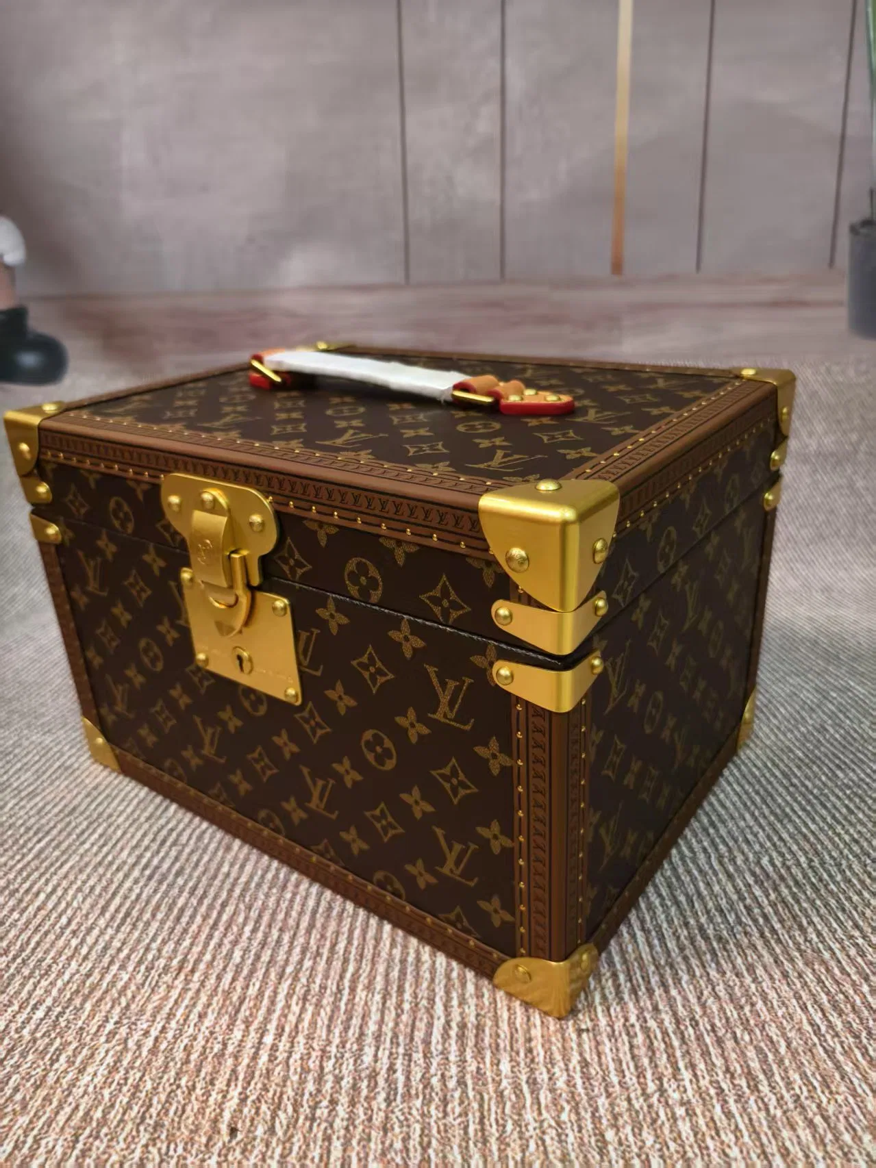 LV 27FW XHWLRED 002 시계보관함 3