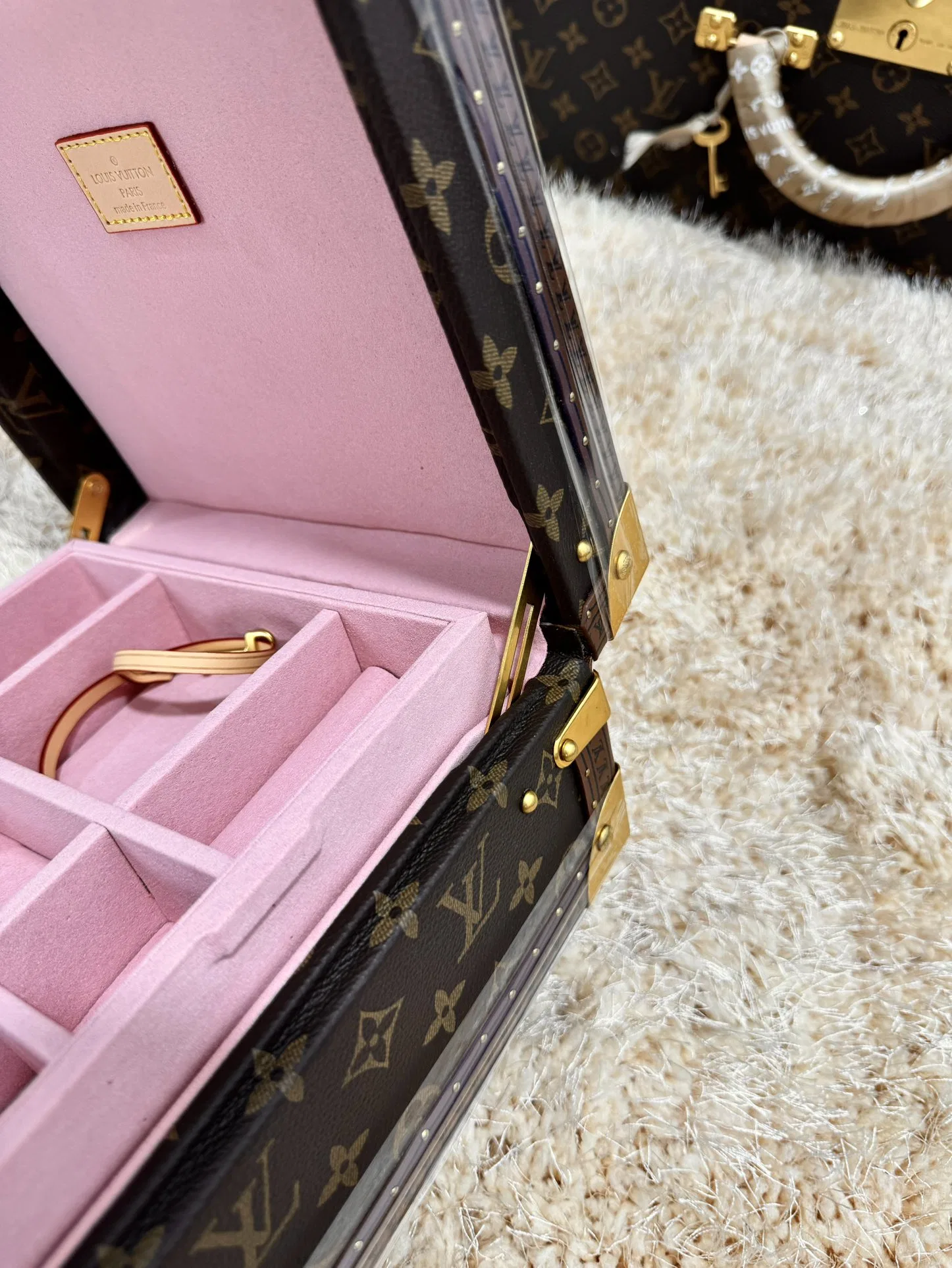 LV 27FW XHWLRED 007 악세사리보관함 4