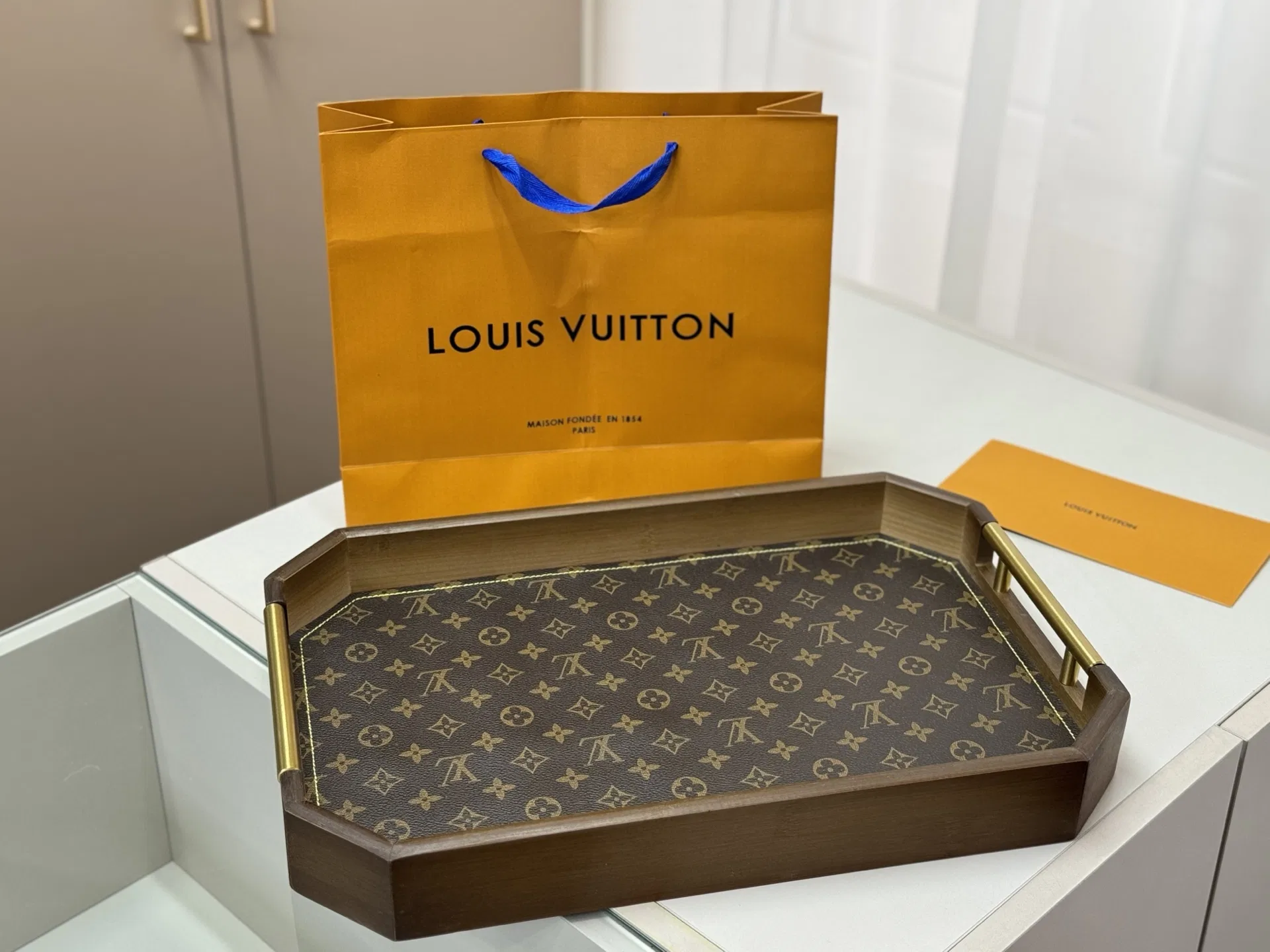 LV 27FW XHWLRED 022 트레이
