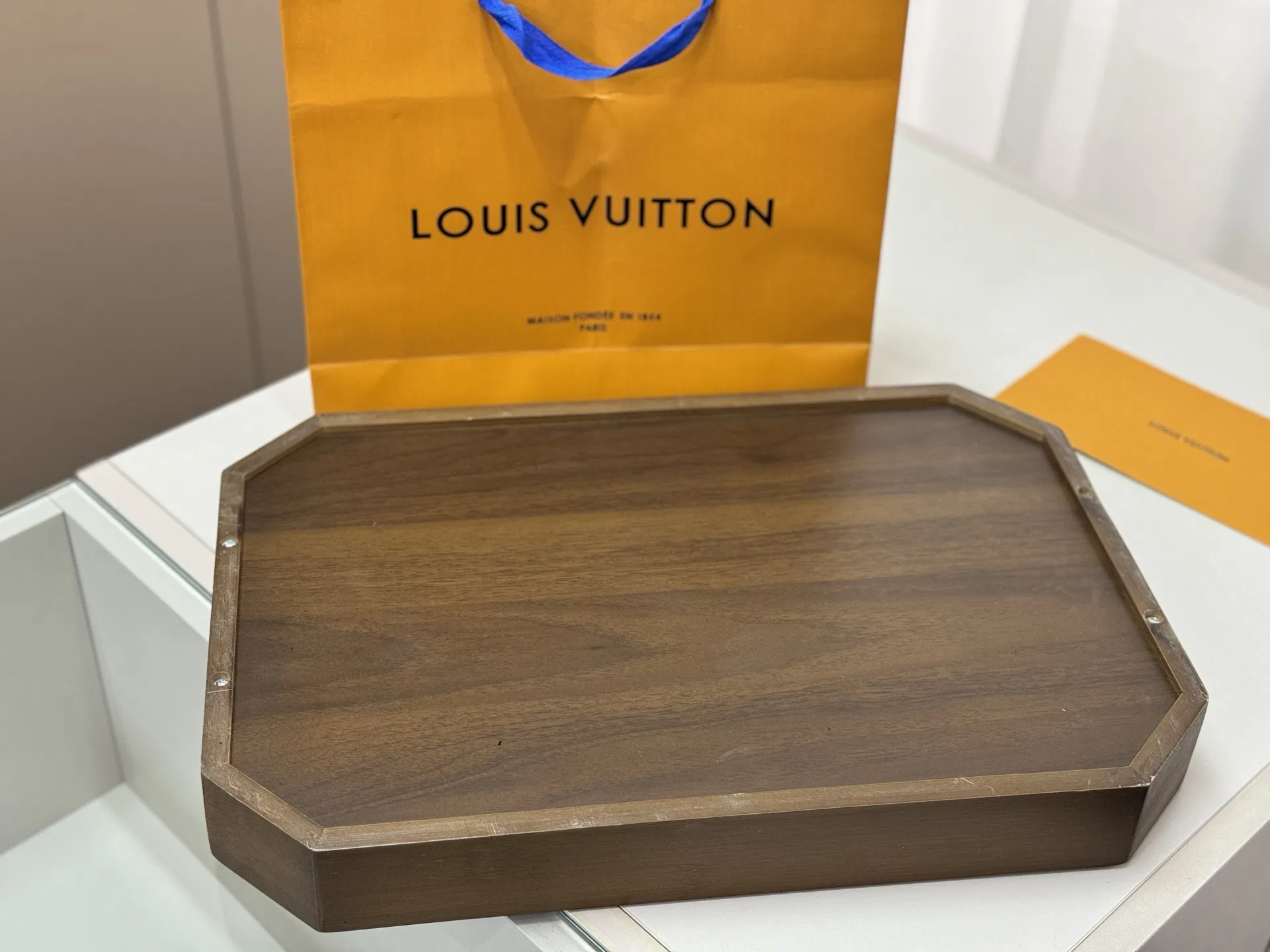 LV 27FW XHWLRED 022 트레이 4