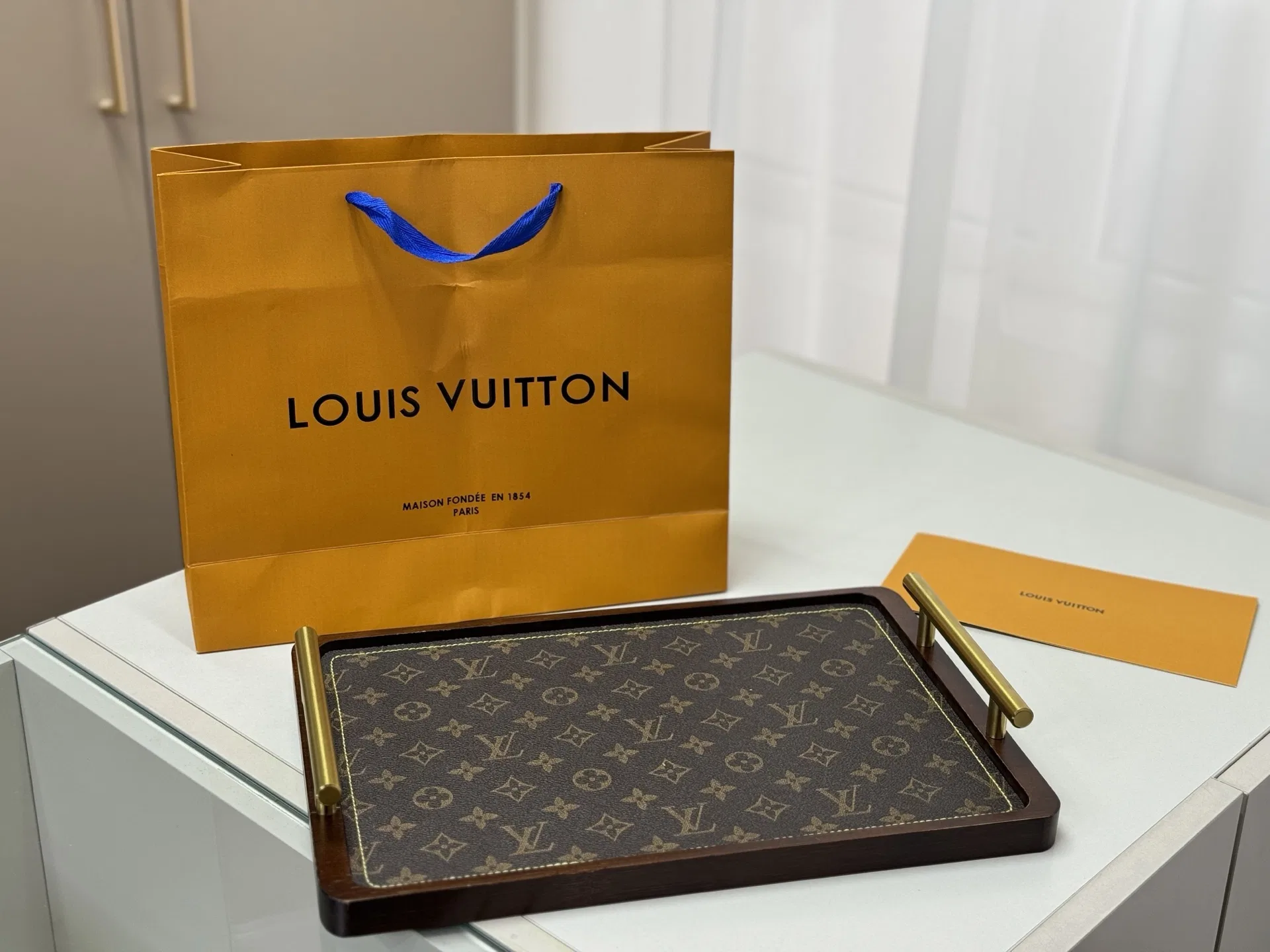LV 27FW XHWLRED 023 트레이