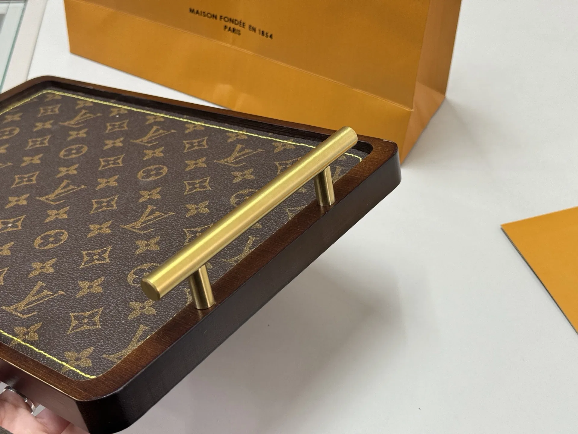 LV 27FW XHWLRED 023 트레이 4
