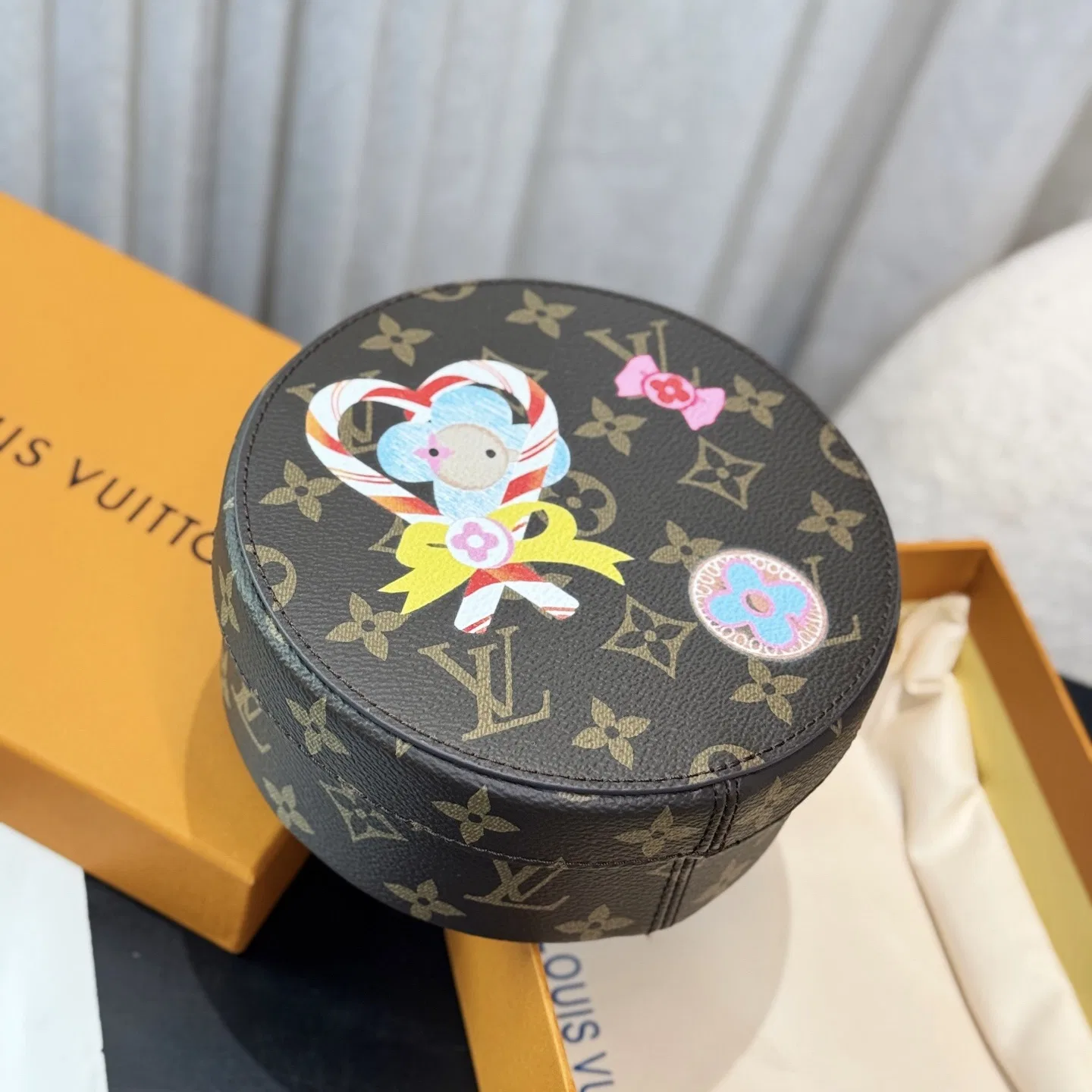 LV 27FW XHWLRED 024 상자 6