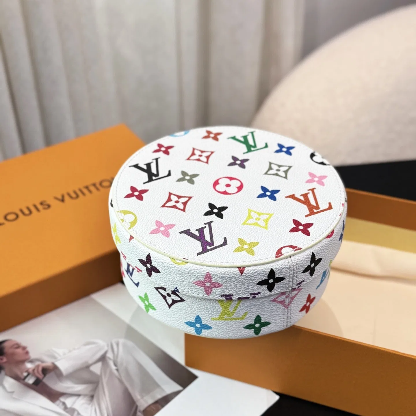 LV 27FW XHWLRED 025 상자 4
