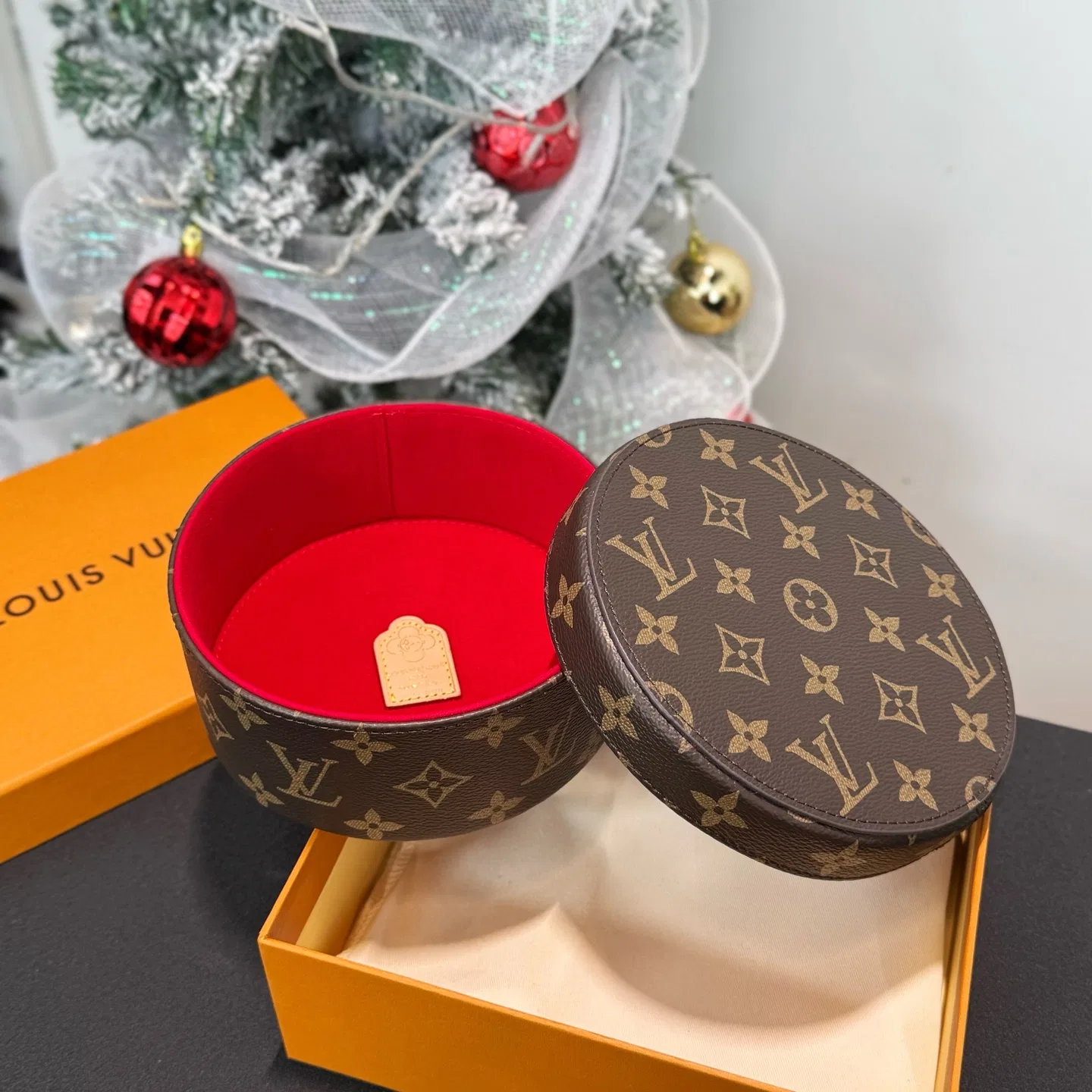 LV 27FW XHWLRED 026 상자 3