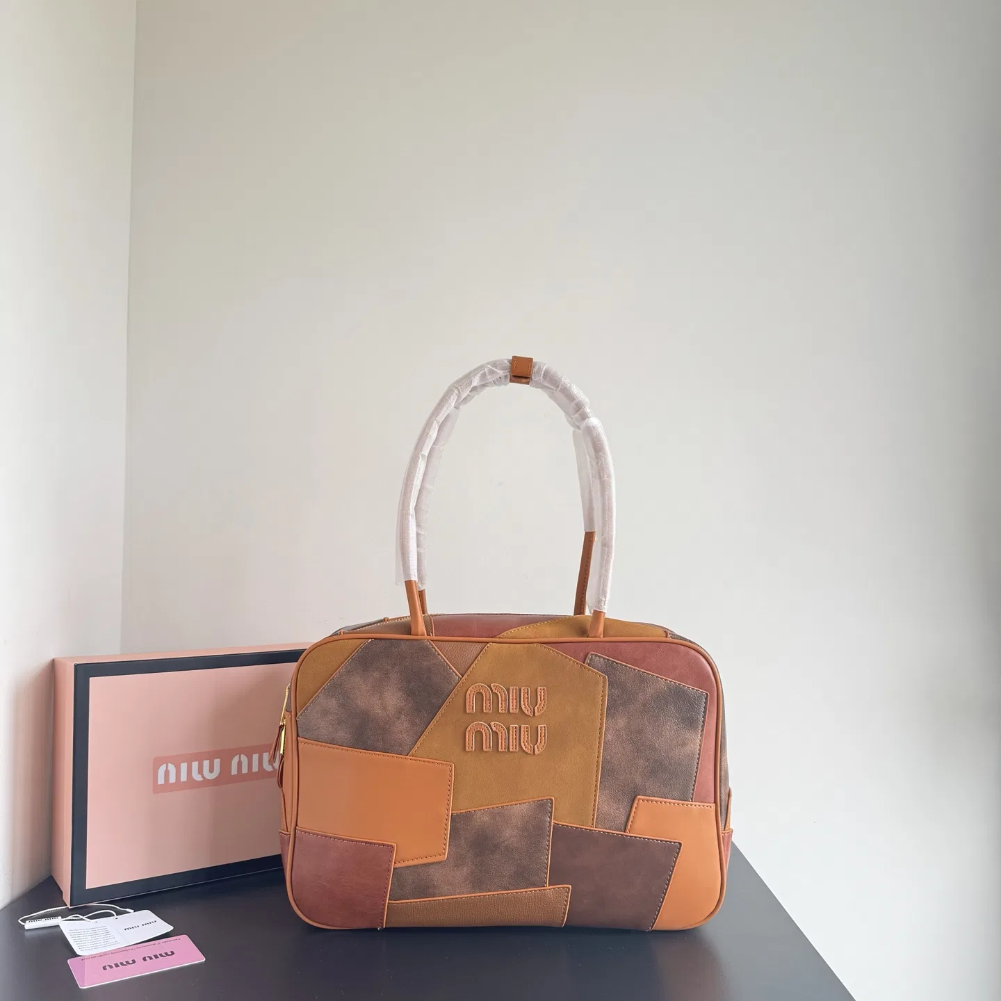 MIU 27FW DJHWJSS 002 토트백