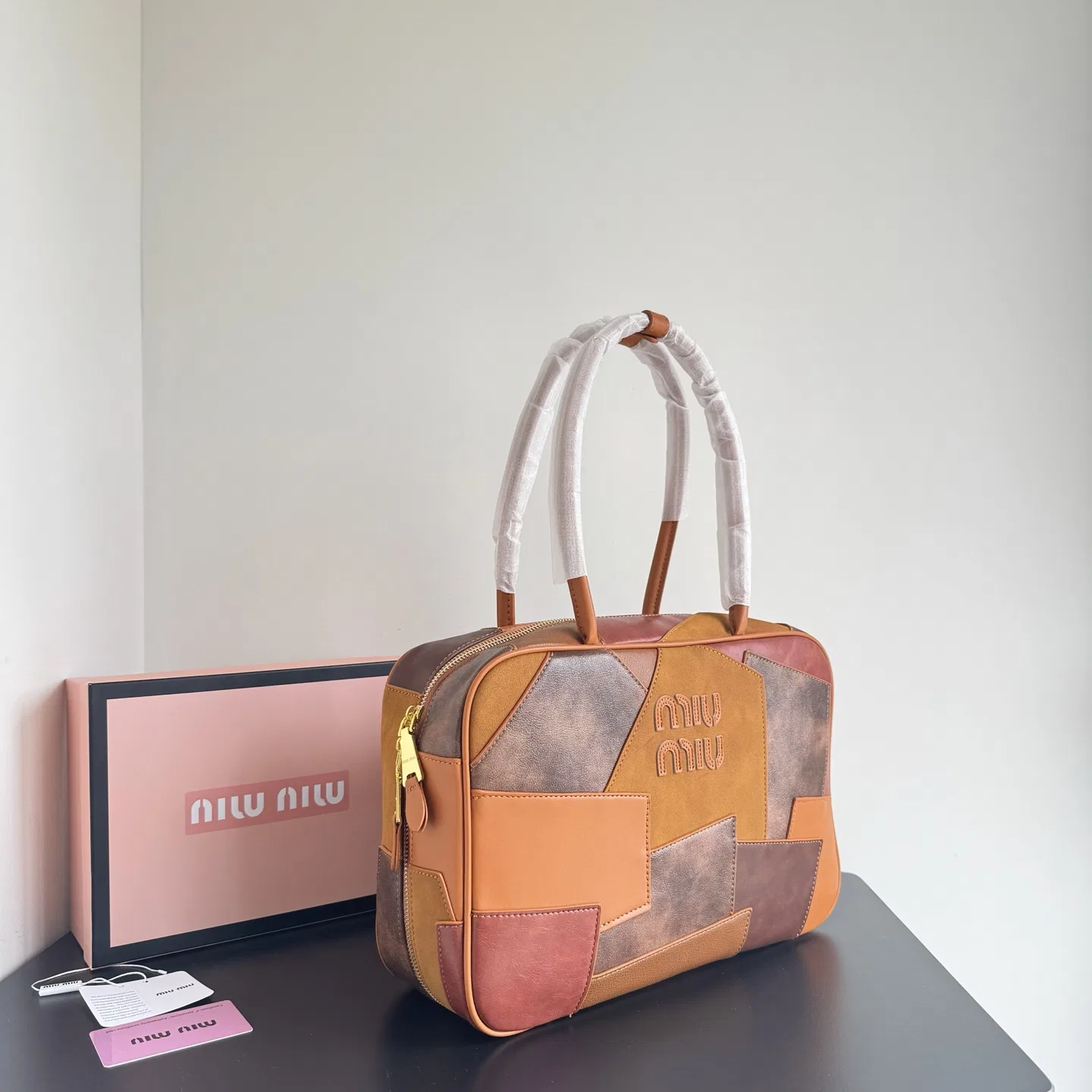 MIU 27FW DJHWJSS 002 토트백 3