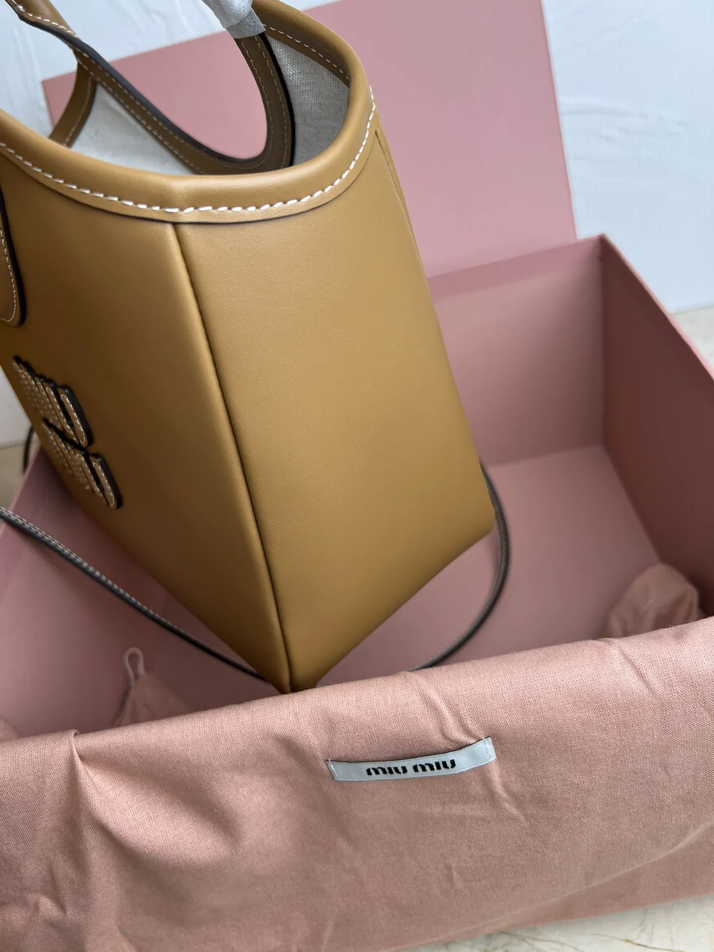 MIU 27FW DJHWJSS 005 토트백 3