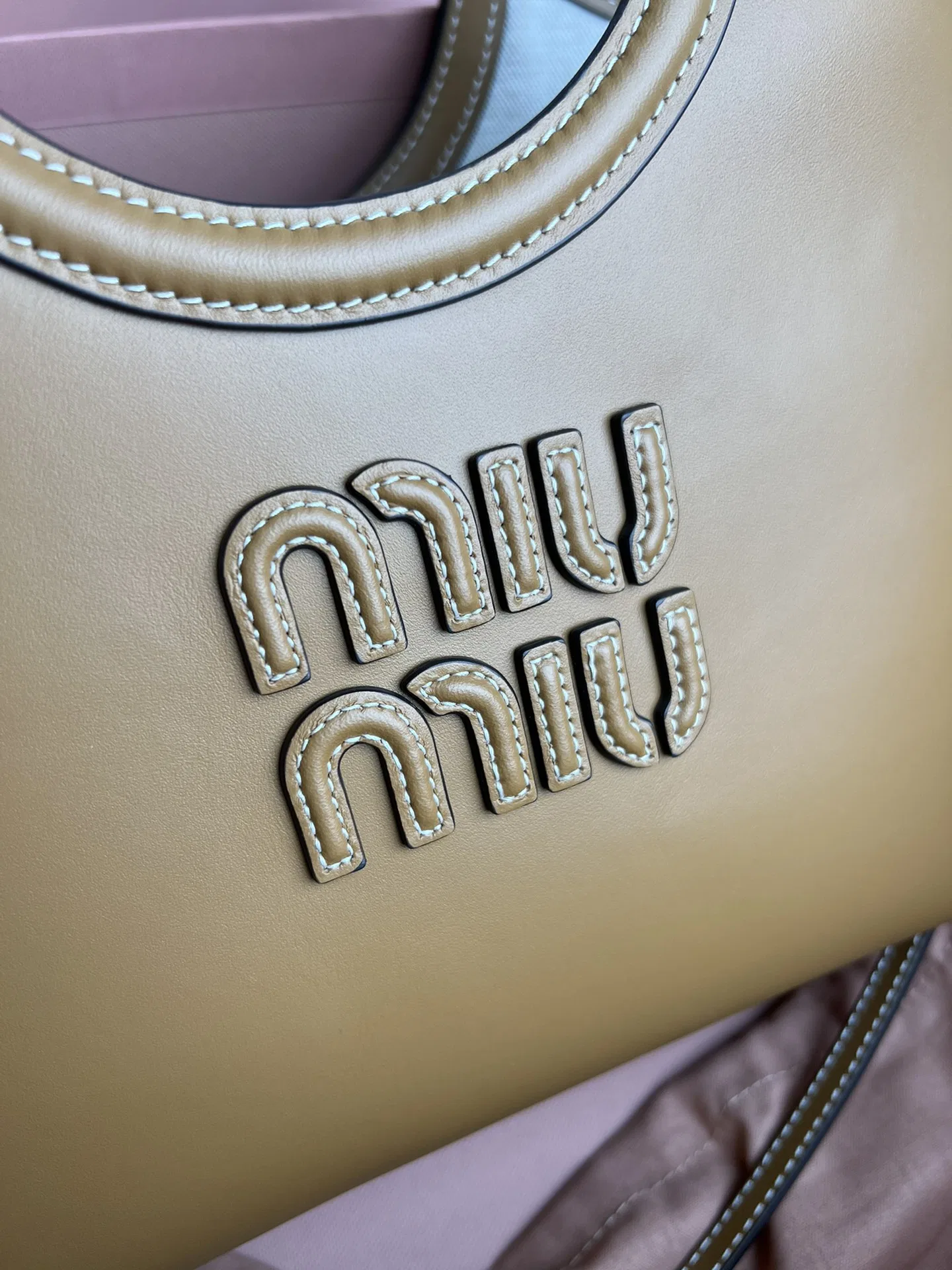 MIU 27FW DJHWJSS 005 토트백 4