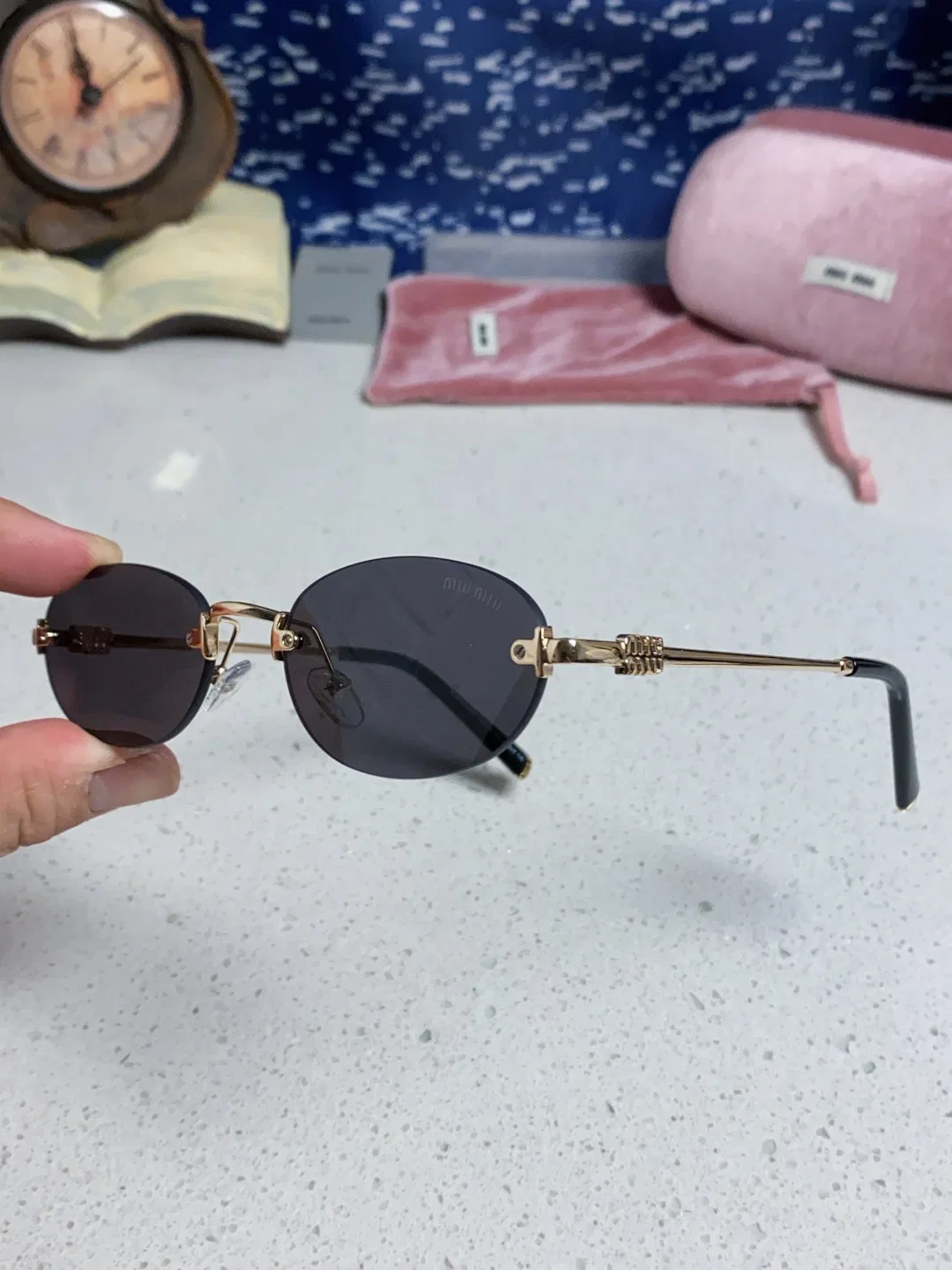 MIU 27FW EAVRMNO 001 선글라스 6