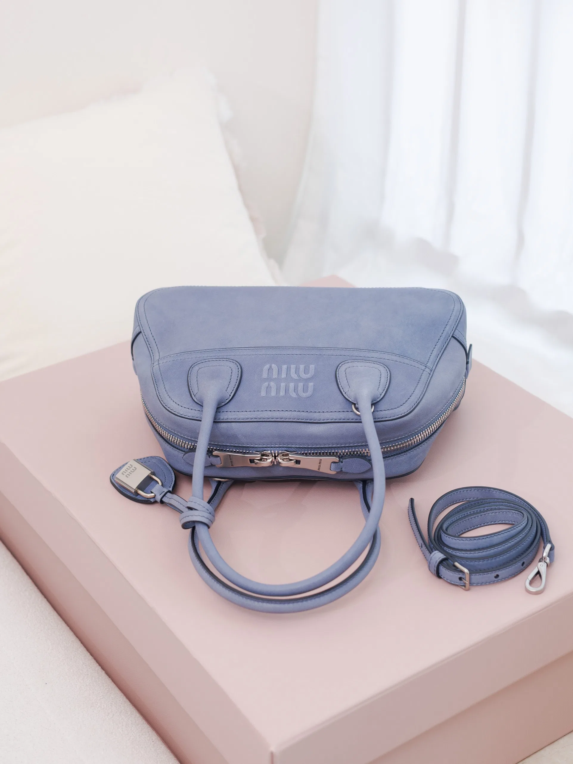 MIU 27FW OMDCLSE 006 토트백 5