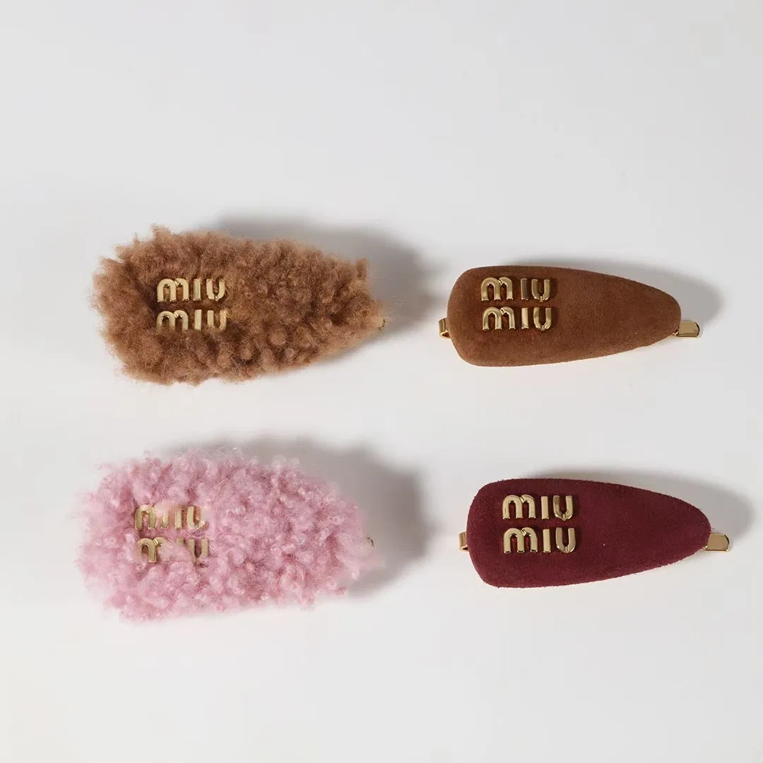 MIU 27FW RSHPGVI 002 헤어핀